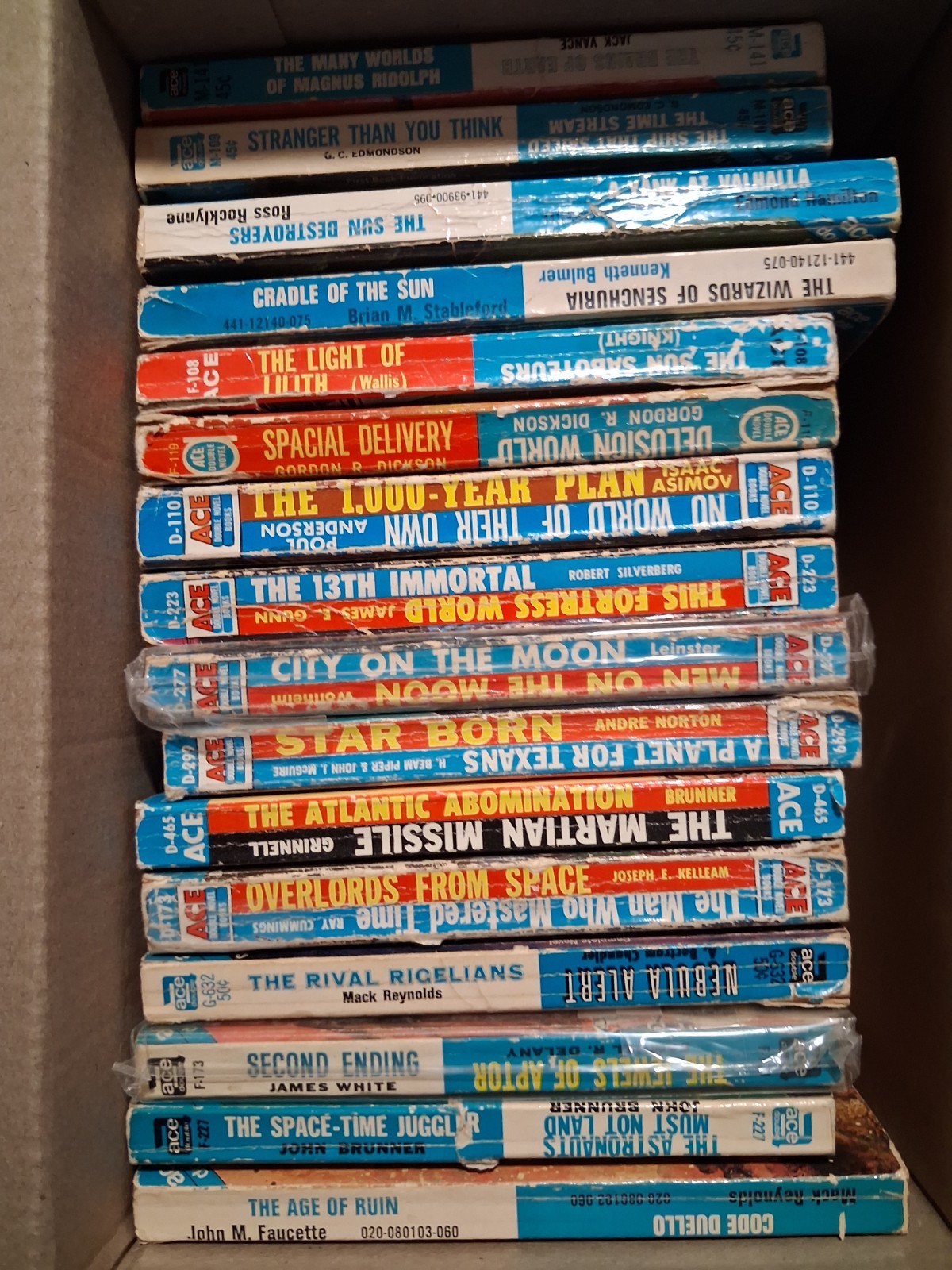 Lot of 16 Vintage Ace Double Novels Science Fiction Paperback Books