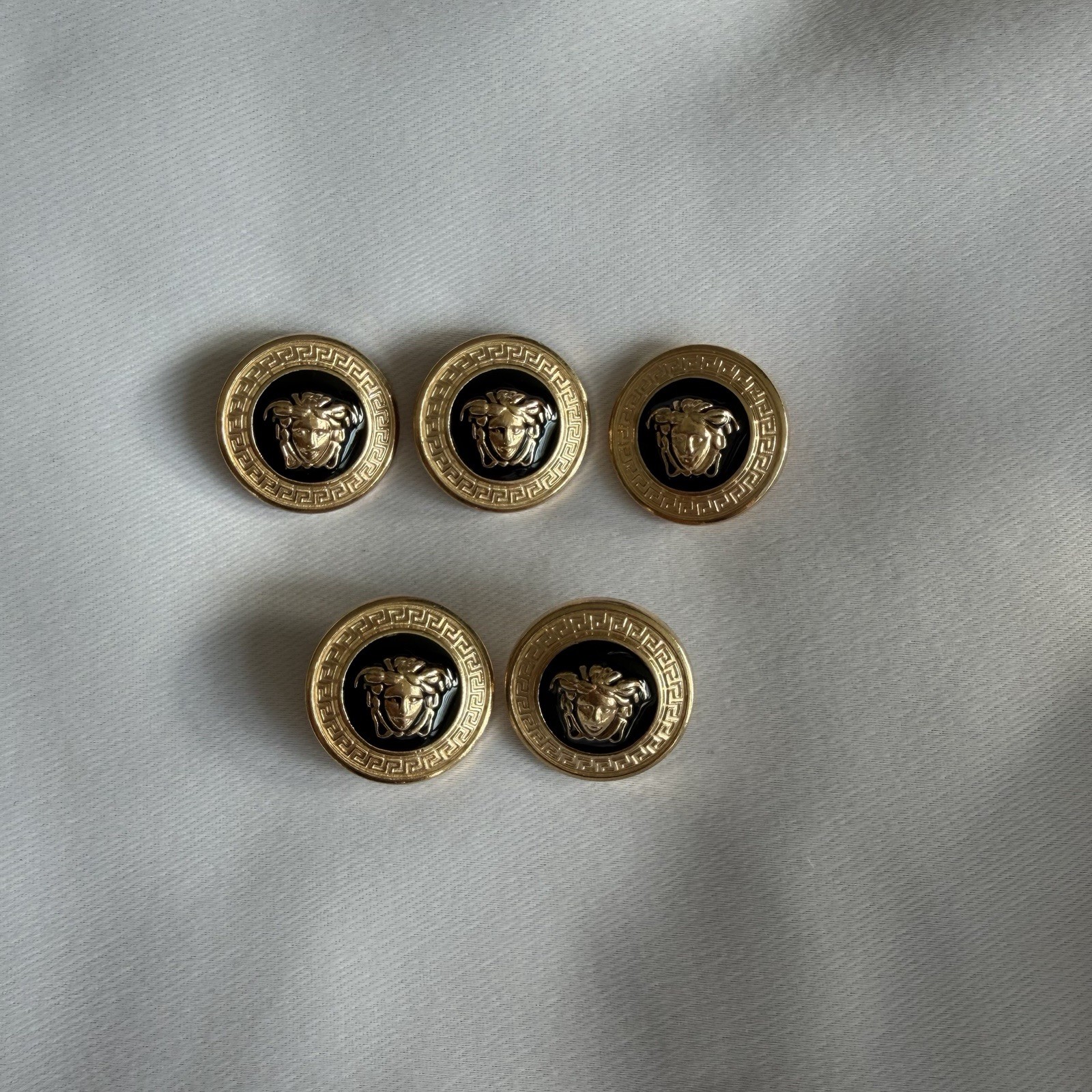 Vintage Versace Medusa Head Buttons 25mm Set Of 5 Gold Black Enamel Blazer Coat Vintage Versace Medusa Head Buttons 25mm Set Of 5 Gold Black Enamel Blazer Coat