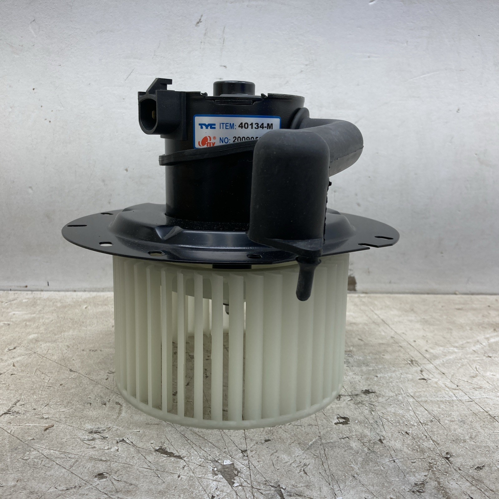 TYC Blower Motor 700087 (New Old Stock)