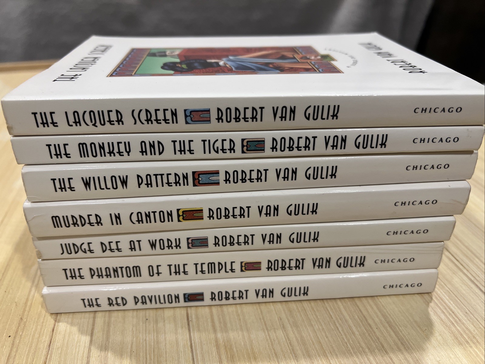 Lot  7 Vintage Robert van Gulik Judge Dee Mystery Paperbacks/University of Chic