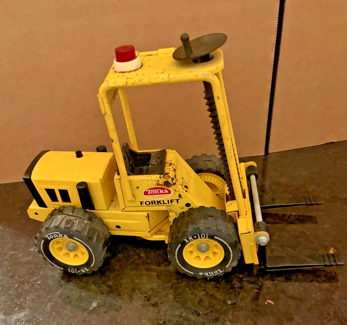 Vintage Tonka XR-101 Forklift Yellow Pressed Steel Working 8” Toy