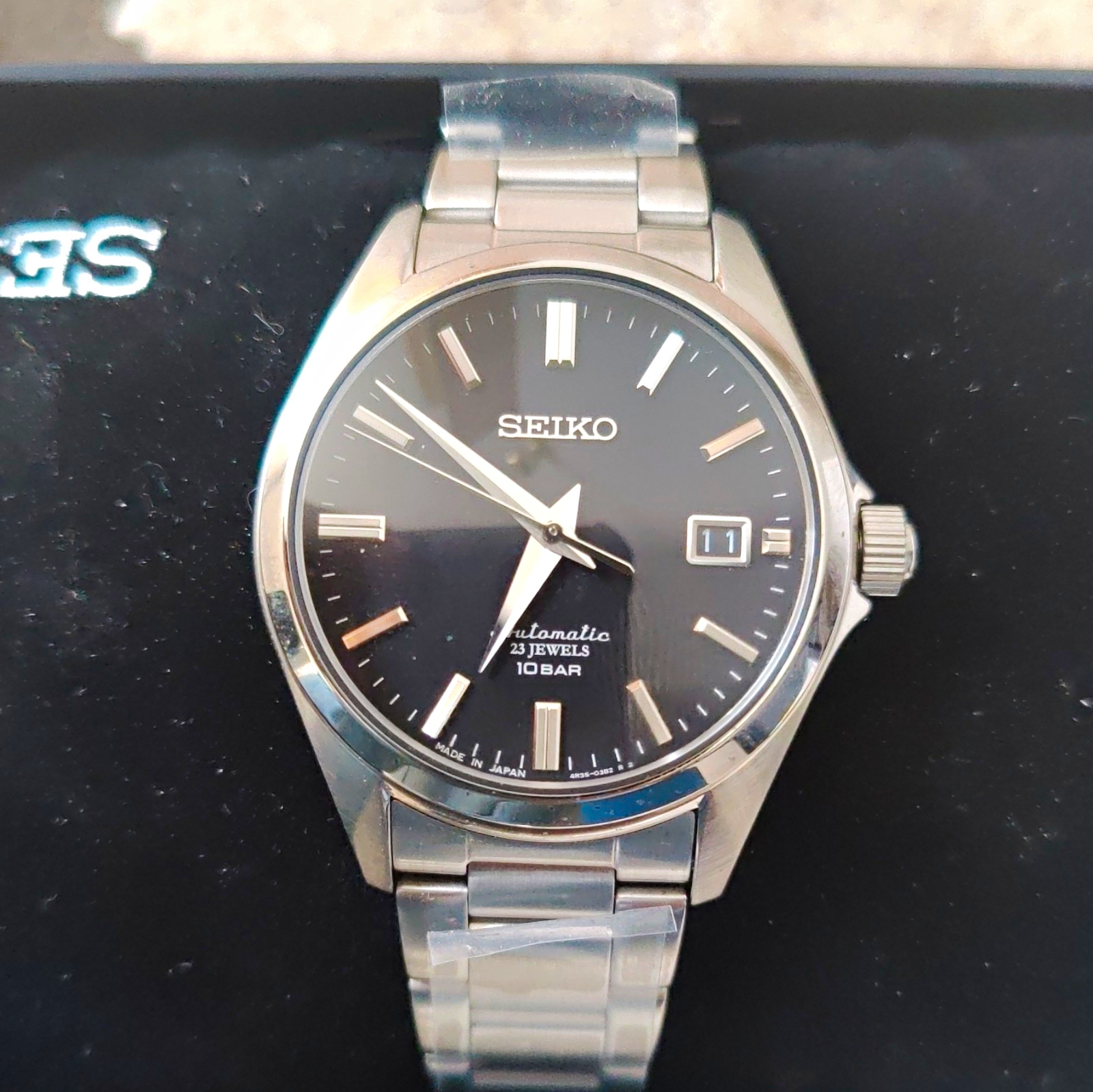 Seiko Men’s Automatic 23J 100m Black Dial Date Stainless Steel Bracelet Watch