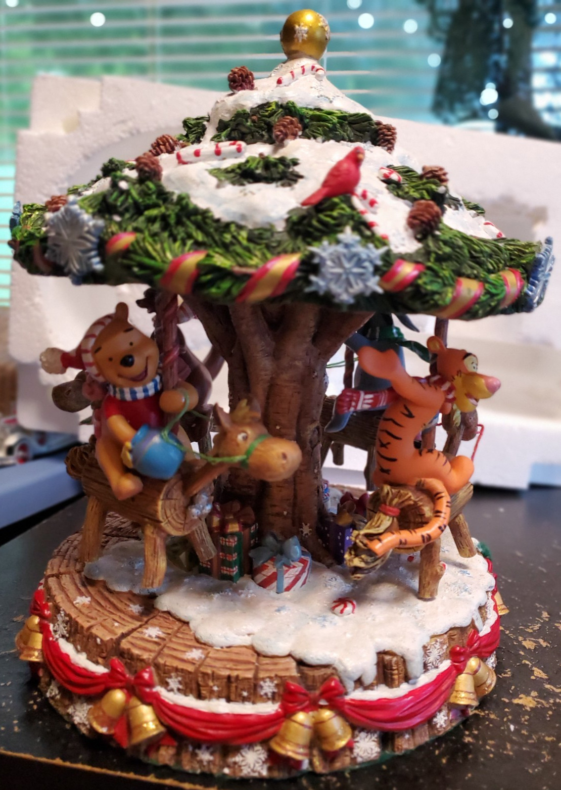 Extremely RARE Disney VINTAGE Danbury Mint Pooh Christmas Carousel 12\