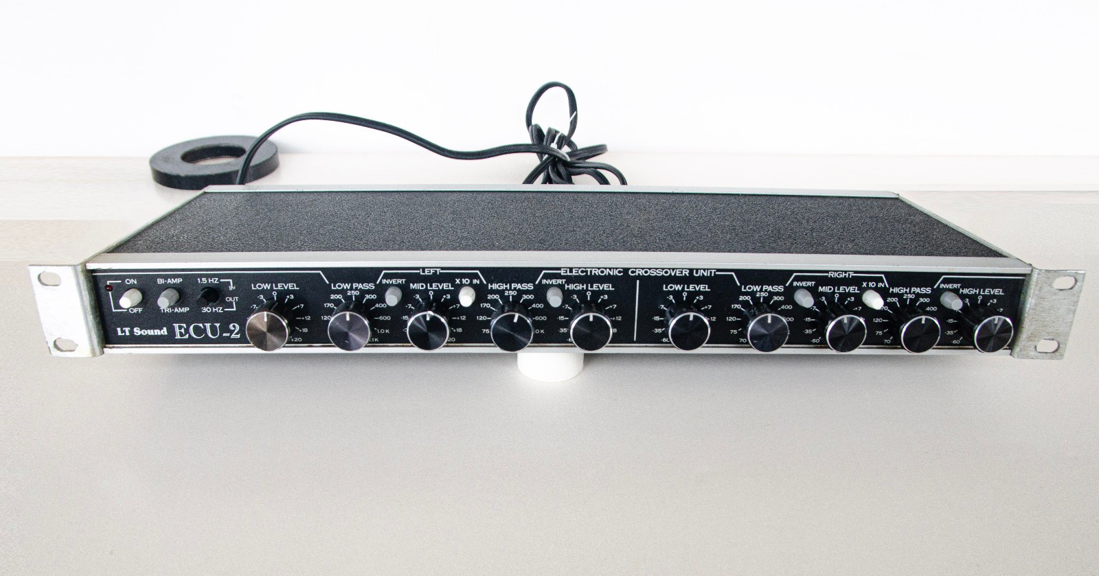 LT Sound ECU-2 Electronic Crossover Pro Audio Bi-Amp / Tri-Amp Tested Works