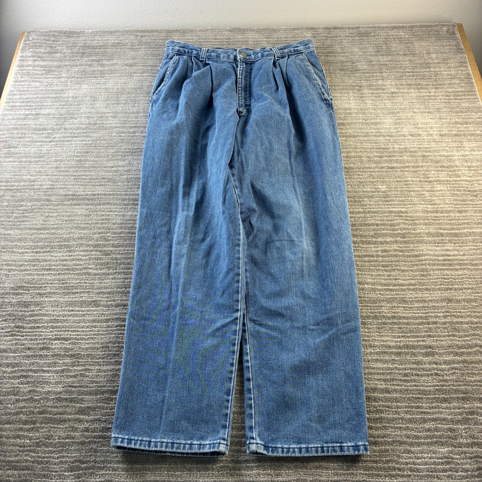 VINTAGE Dockers Jeans Mens 30x28 Blue Denim Faded Double Pleated USA Made VINTAGE Dockers Jeans Mens 30x28 Blue Denim Faded Double Pleated USA Made