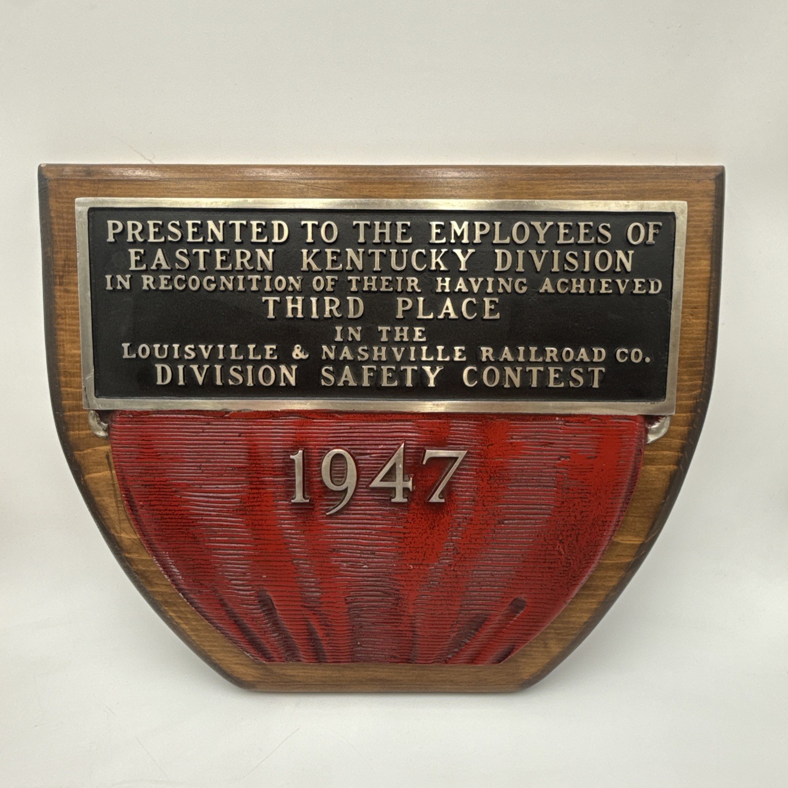 VINTAGE 1947 LOUISVILLE & NASHVILLE RAILROAD SAFETY AWARD PLAQUE