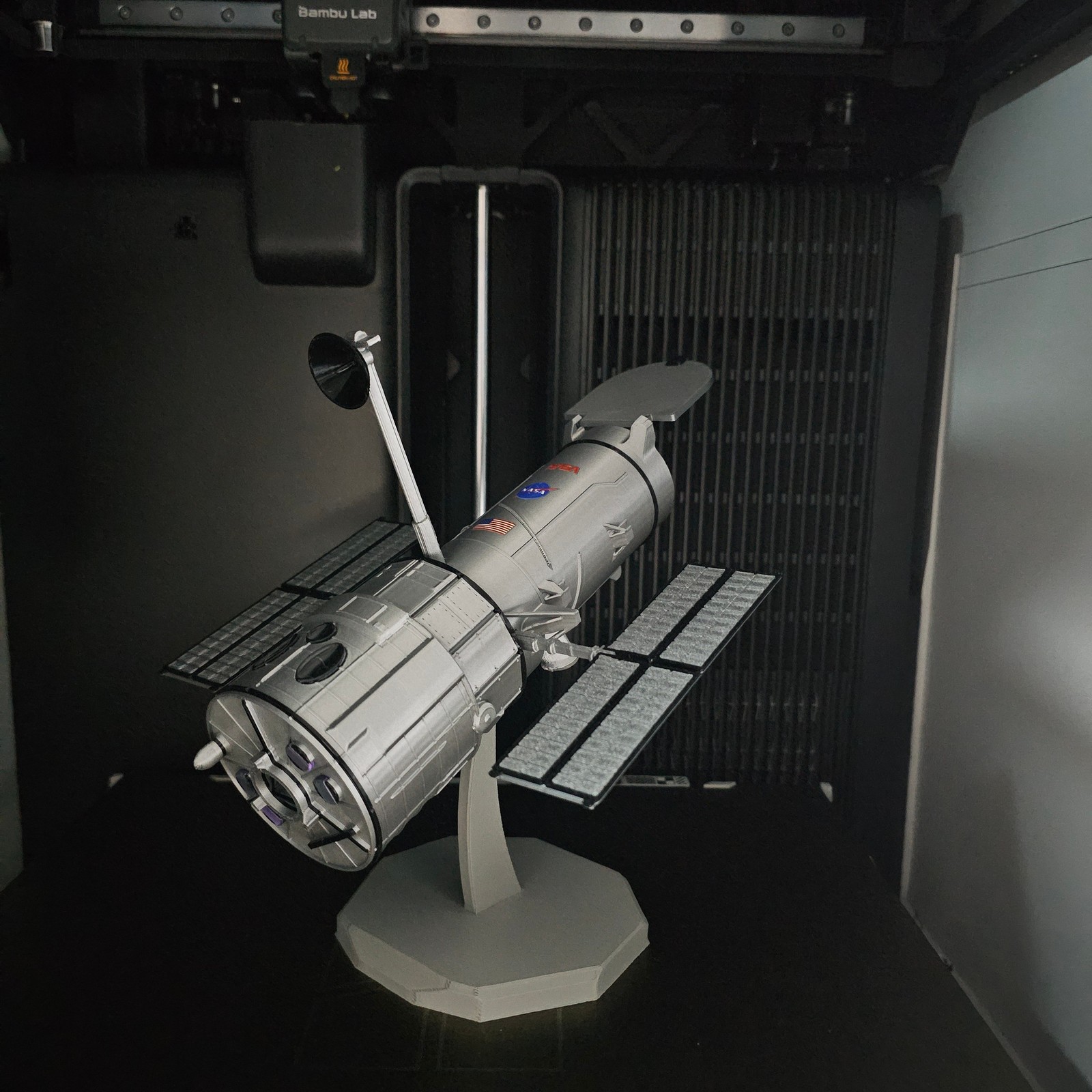 1/48 US NASA HST Hubble Space Telescope 3D Model Completed Painted Detailed