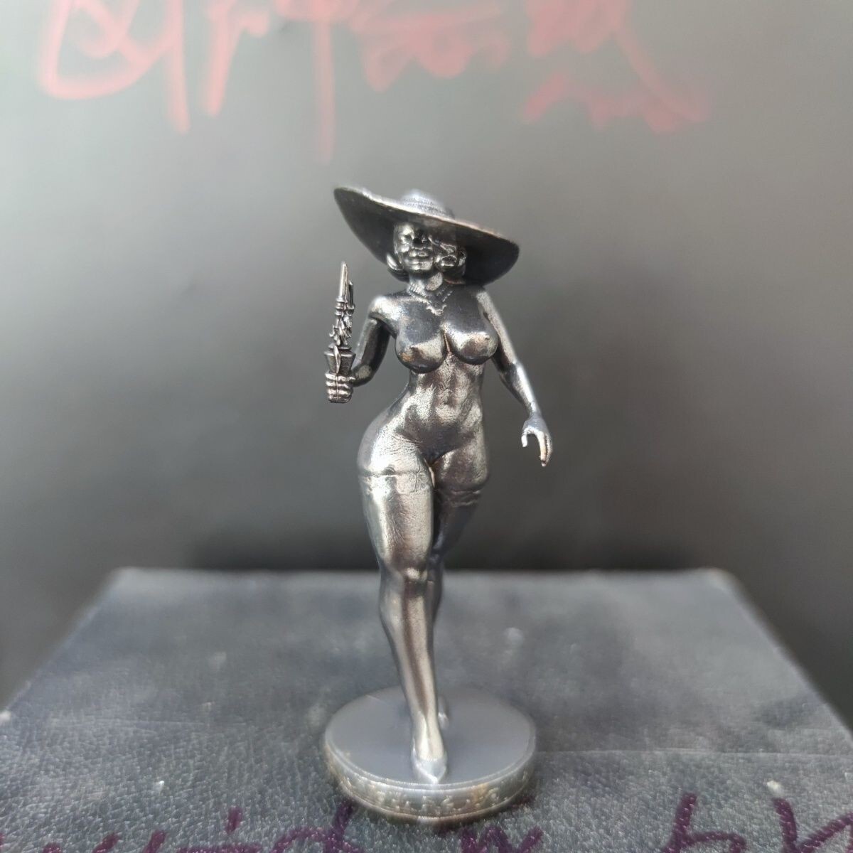 Black Pure Copper Hatted Beauty Noble Lady Handicraft Statue Realistic Body Art