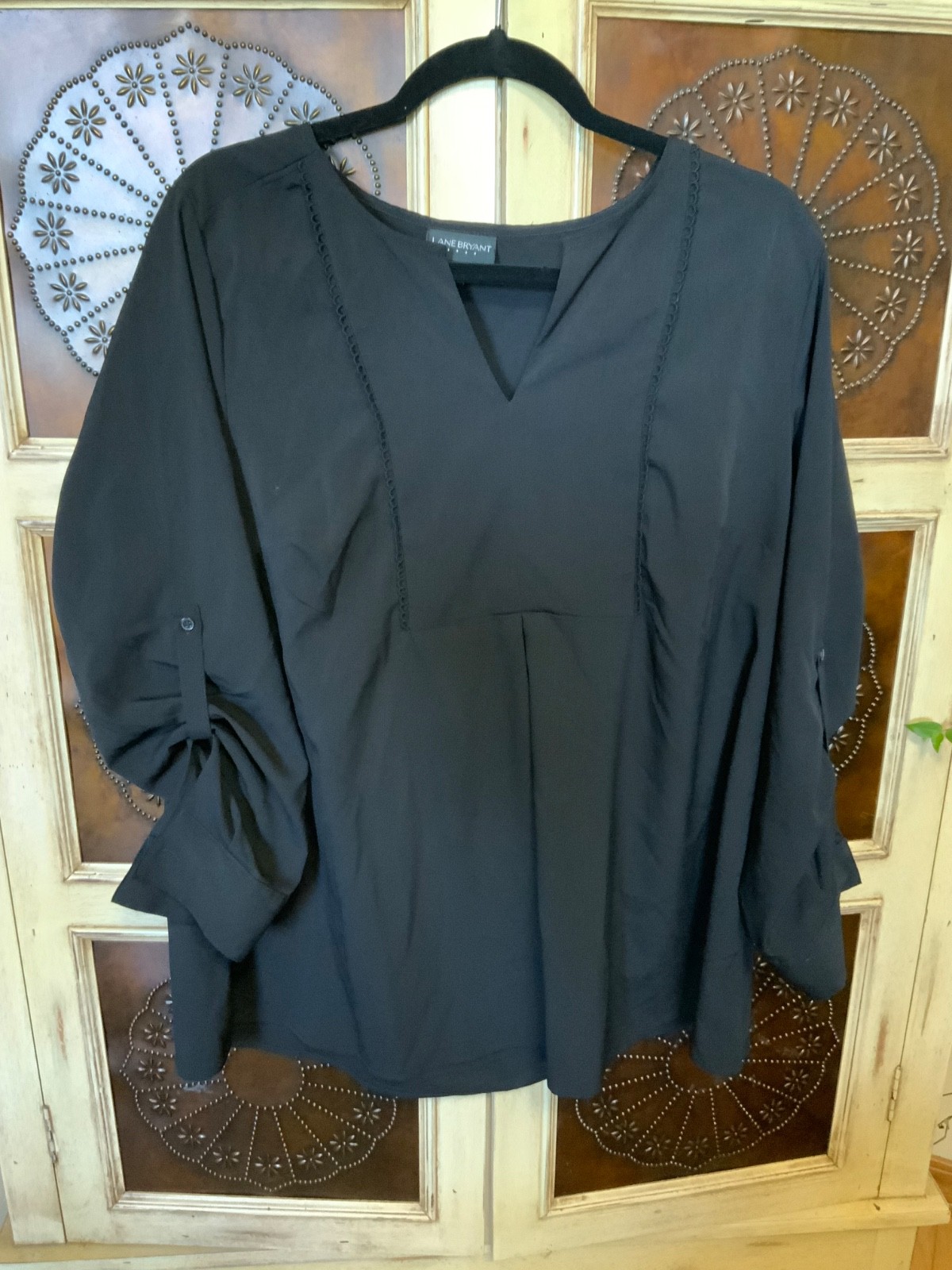 Lane Bryant Ladies Plus Size  14/16 Black Blouse with Sleeve Tab