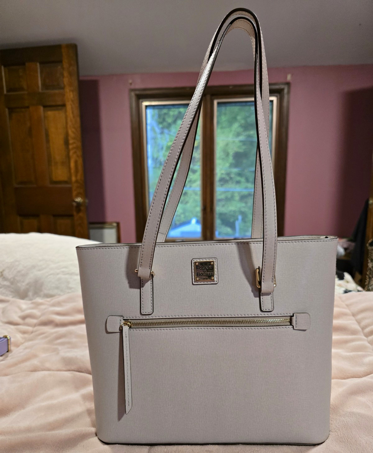 Dooney & Bourke Off White Medium Zip Tote w/ Dust Cover, Brand New With Tags