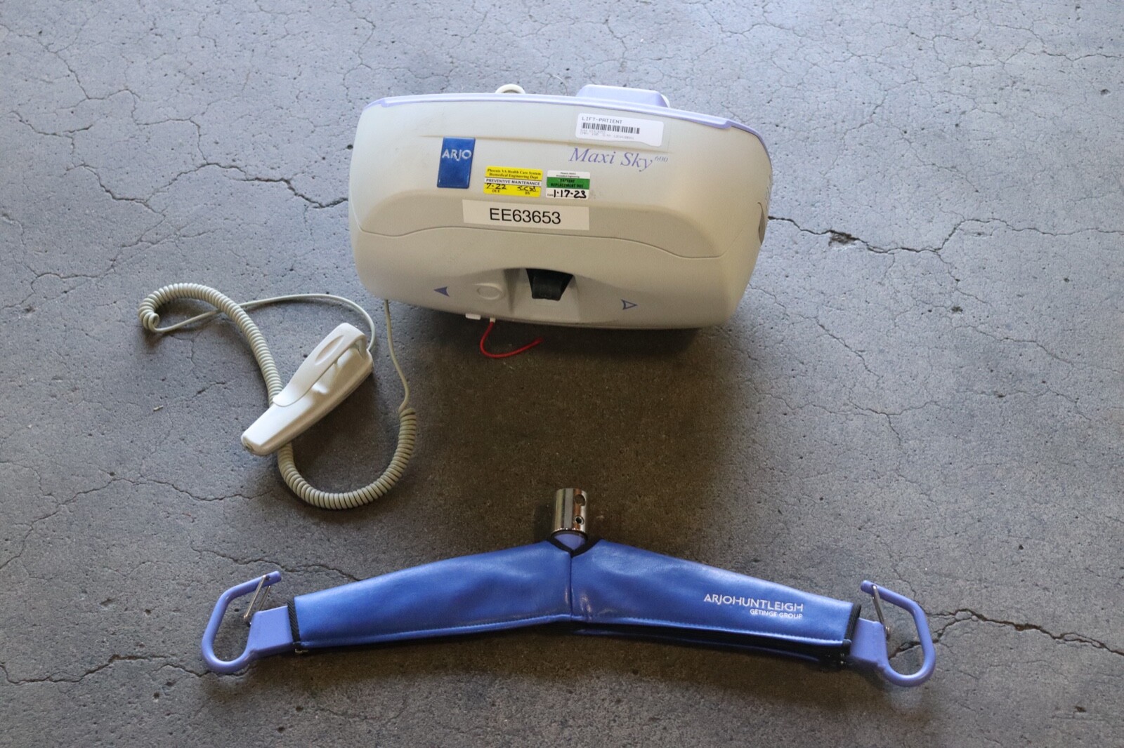 Arjo MaxiSky 600 Electric Patient Lift 600lbs WORKING