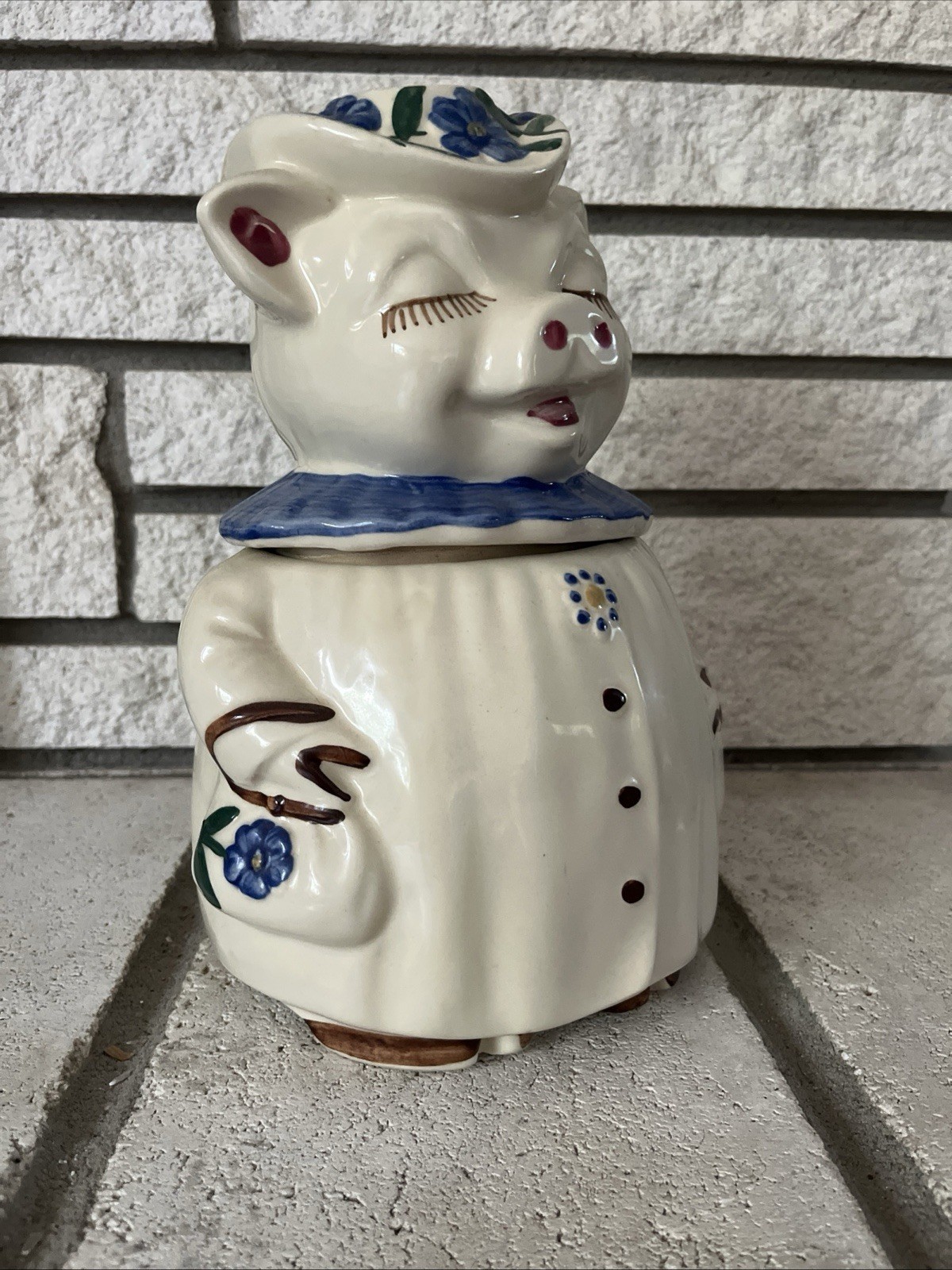 Shawnee Pottery \