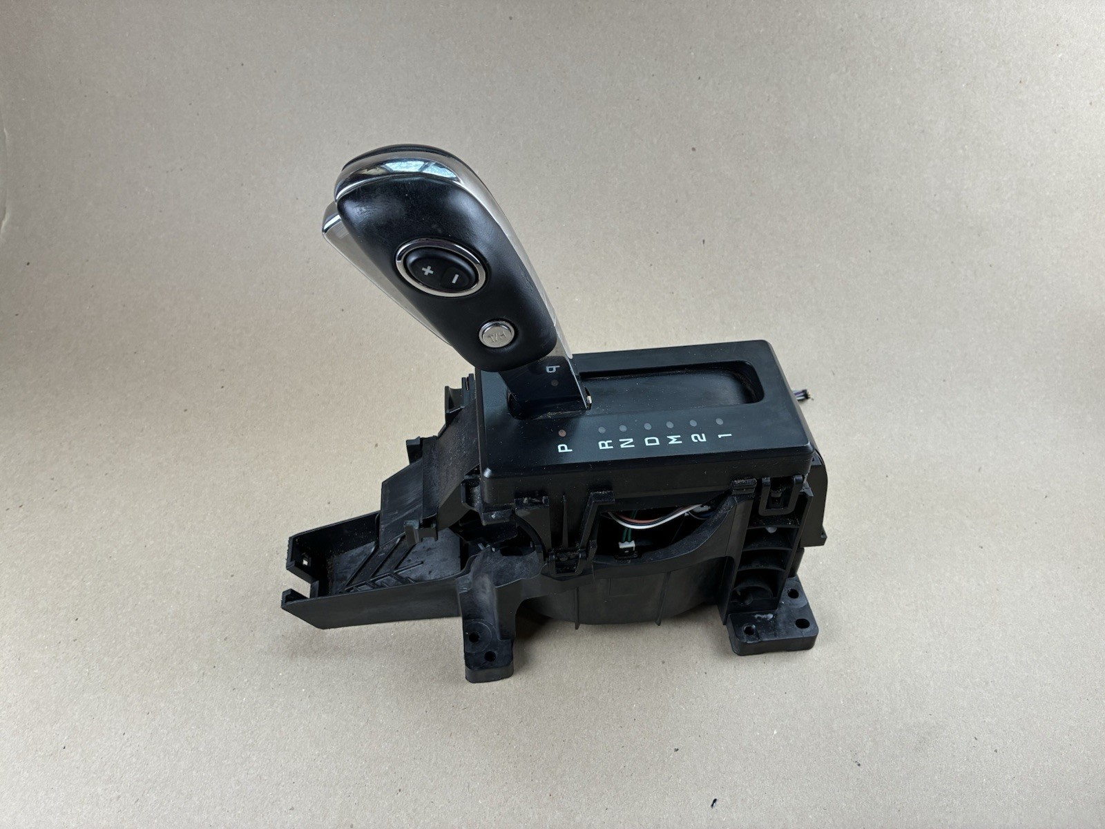 2015 - 2017 Ford Expedition Automatic TransmissionFloor Gear Shifter AssemblyOEM