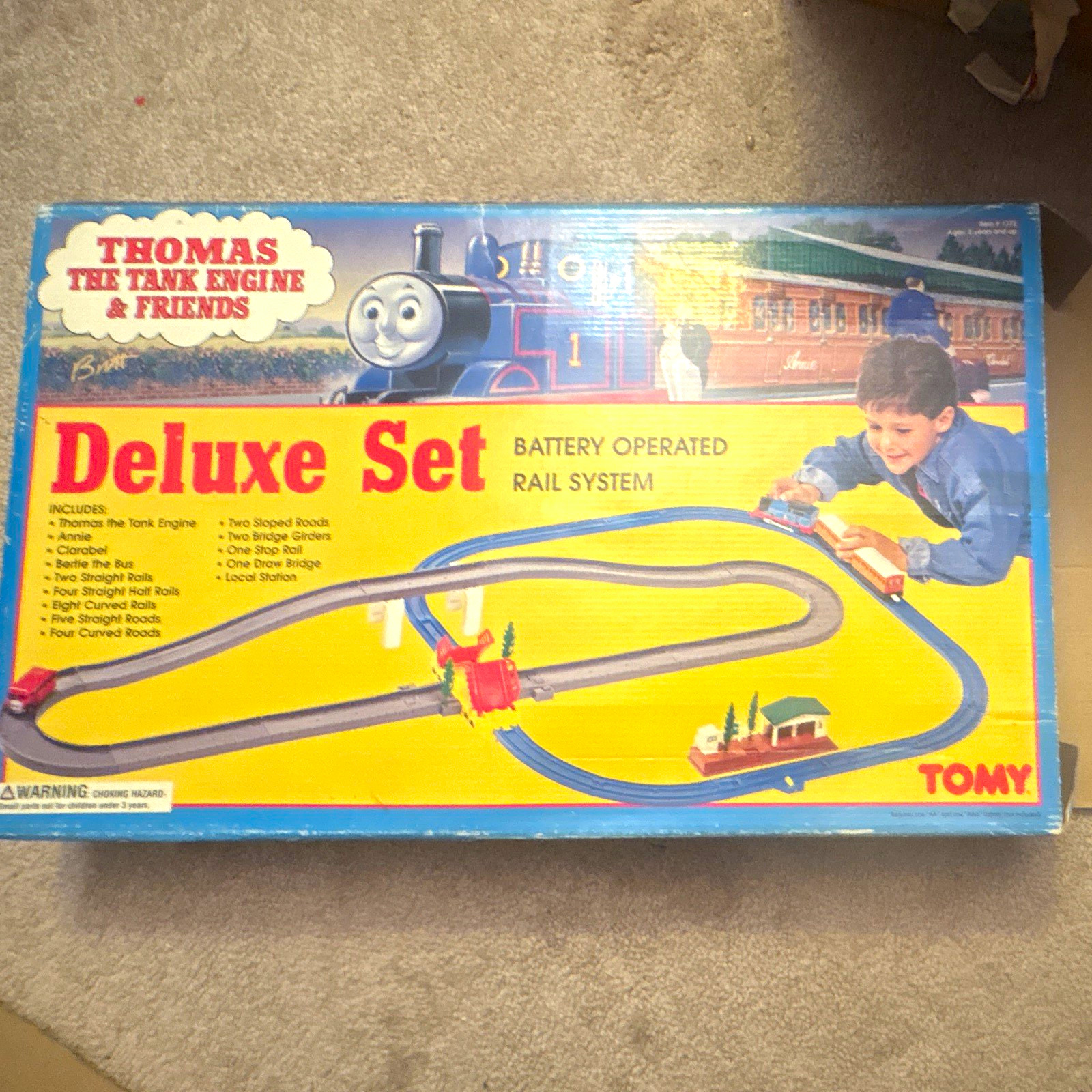 TOMY Thomas & Friends Deluxe Battery Operated N Gauge Starter Set 26pc 0120 TOMY Thomas & Friends Deluxe Battery Operated N Gauge Starter Set 26pc 0120