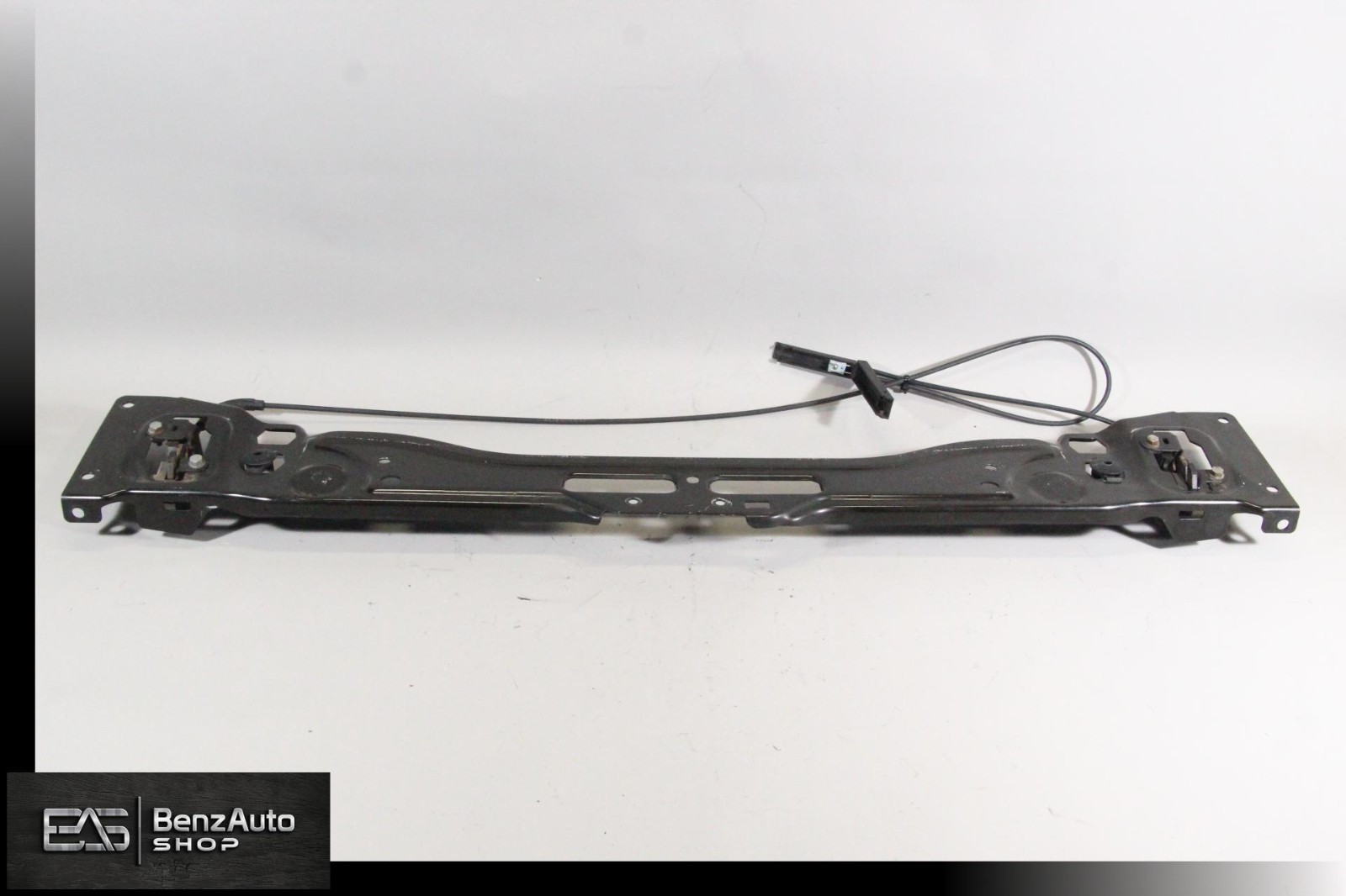 12-18 Mercedes W218 CLS550 Radiator Core Support Upper Tie Bar Bracket OEM 12-18 Mercedes W218 CLS550 Radiator Core Support Upper Tie Bar Bracket OEM