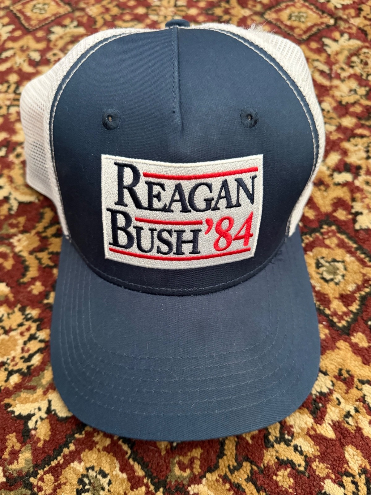 Vintage Reagan Bush 84 Trucker Campaiign hat 1984