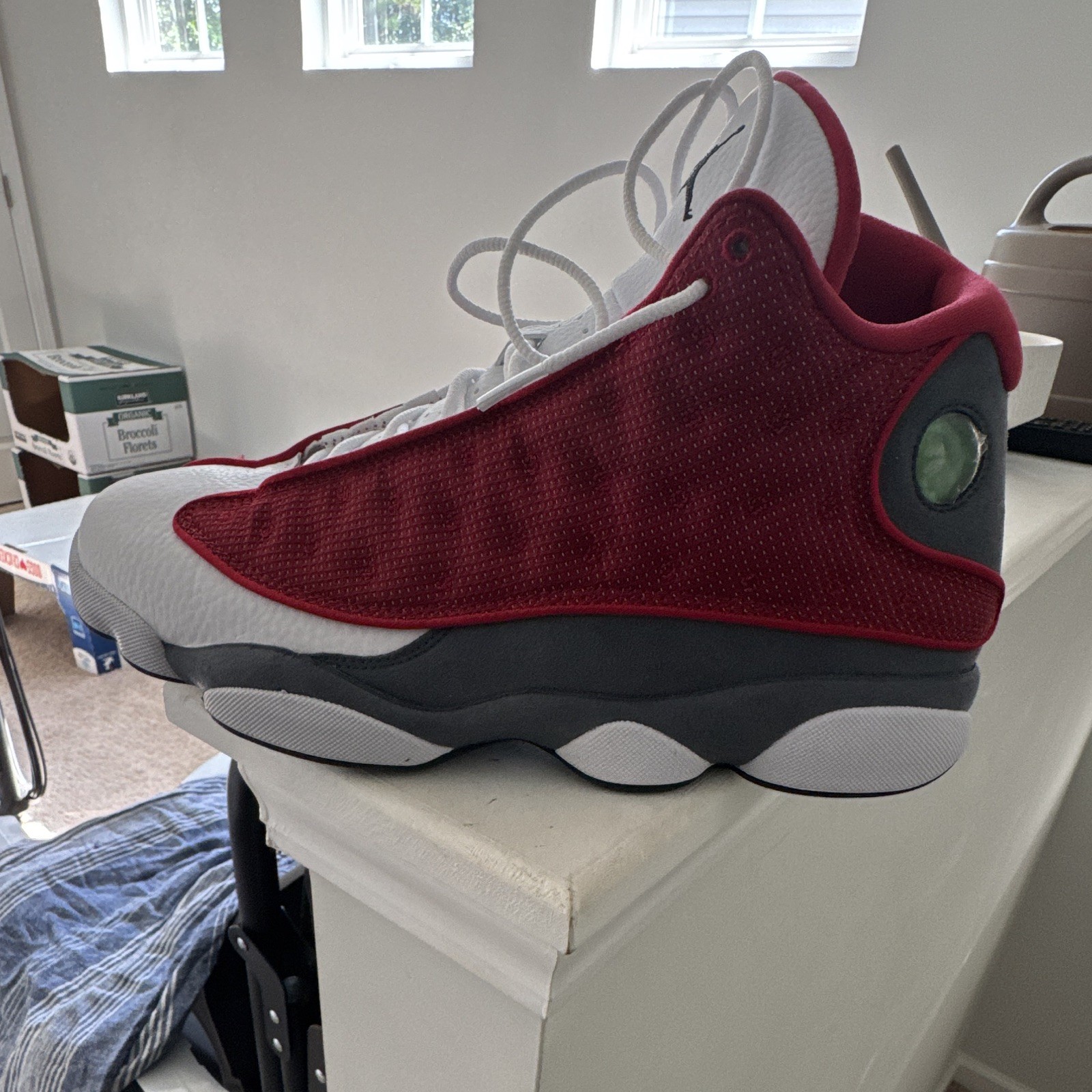 Jordan Air Jordan 13 Men\'s Mid Top Lace Up Basketball Sneakers Red White Gray