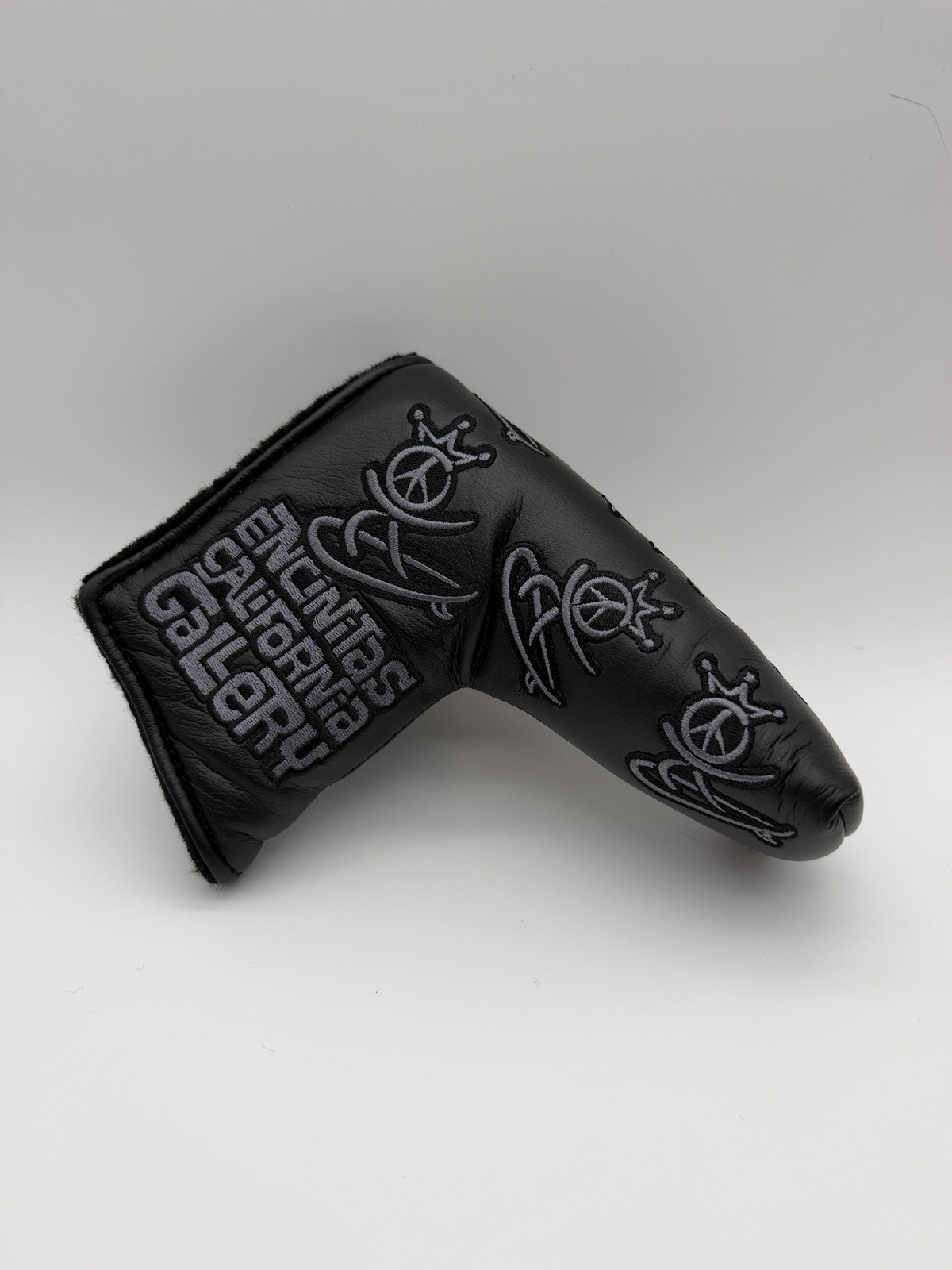 New Rare Scotty Cameron Gallery Peace Surfer Blacked Out Blade Putter Headcover