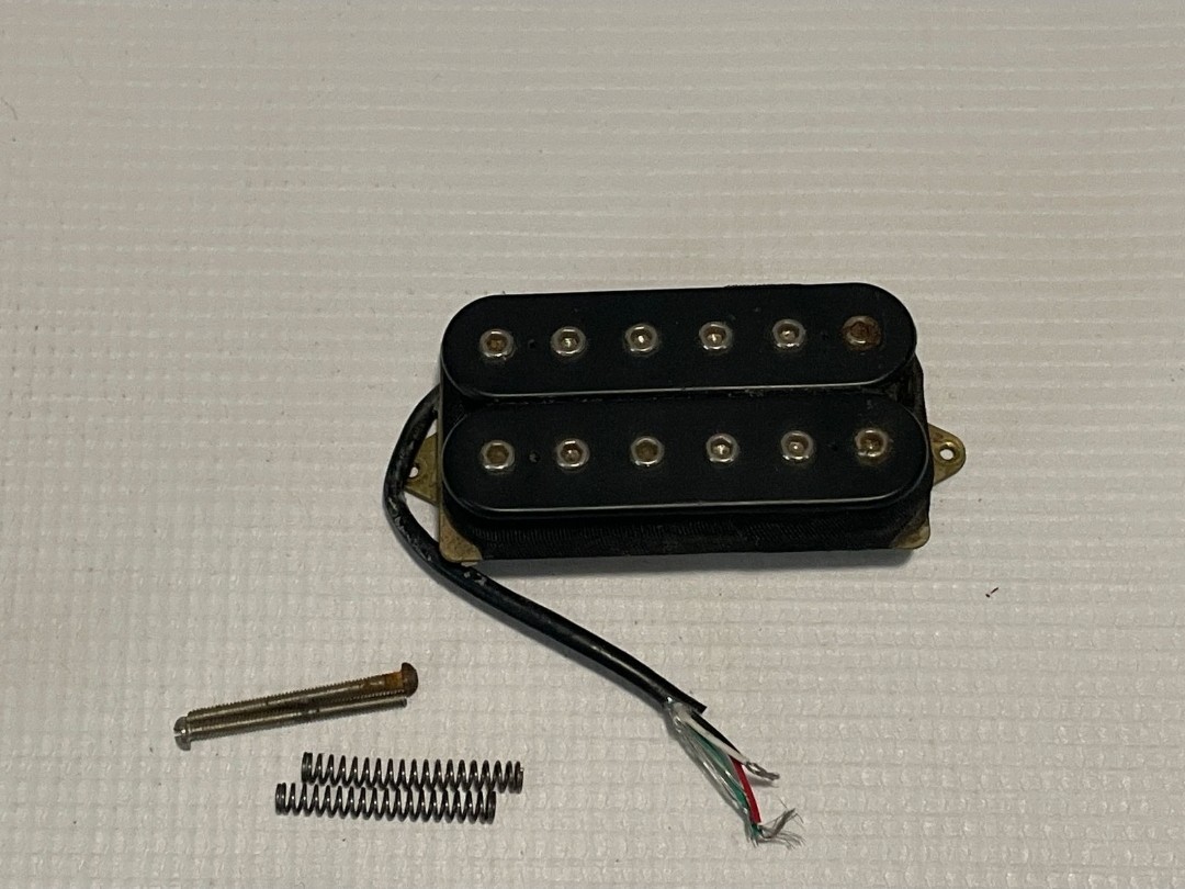 DiMarzio Mo Joe DP216 F Spaced Bridge - Black DiMarzio Mo Joe DP216 F Spaced Bridge - Black