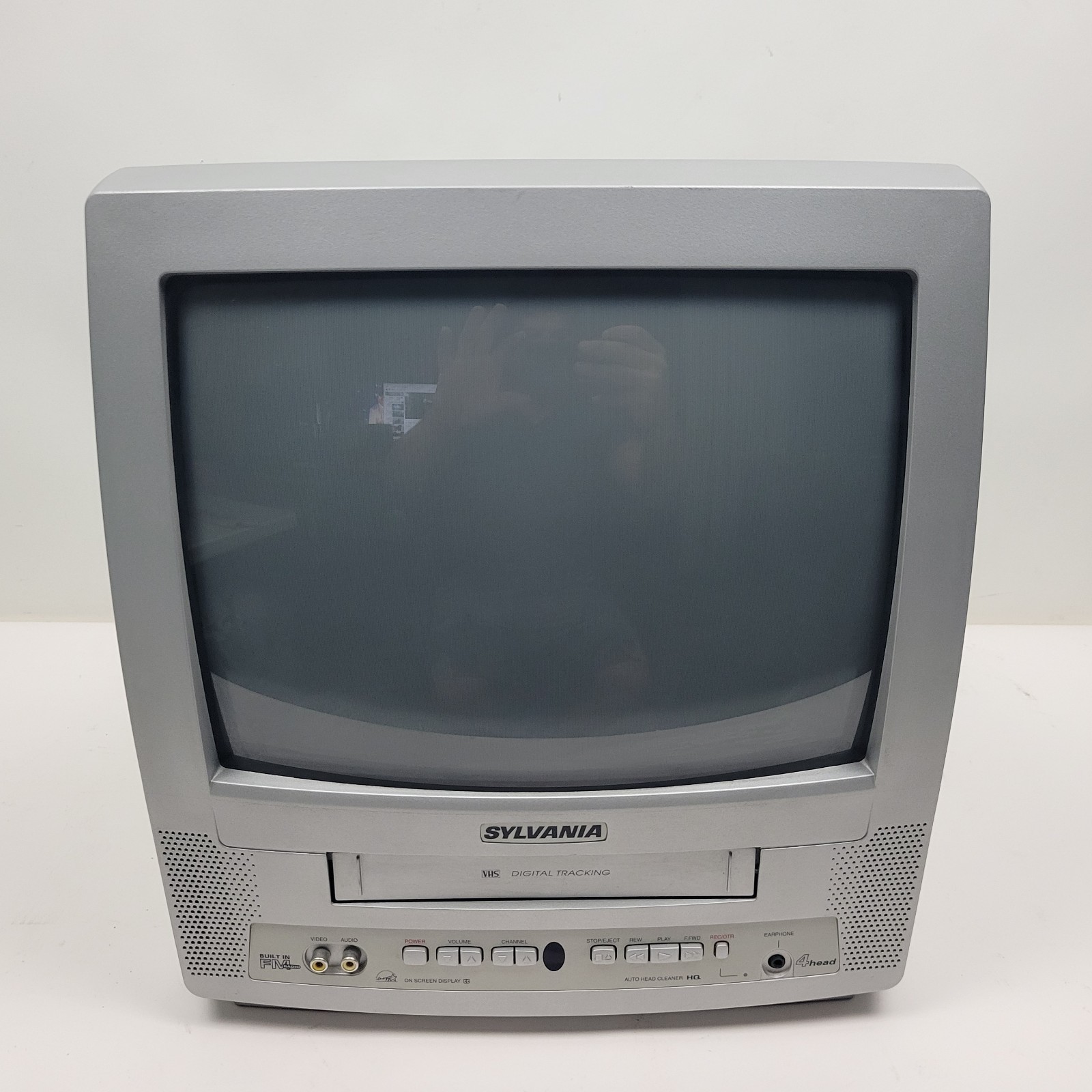 Sylvania SRC22134 13\