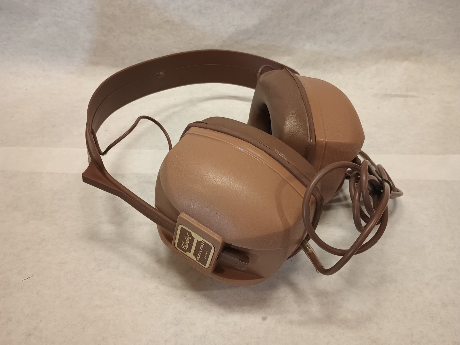 Vintage Capehart Japan Model CH-77 Stereo Headphones Over Ear Headset UNTESTED Vintage Capehart Japan Model CH-77 Stereo Headphones Over Ear Headset UNTESTED