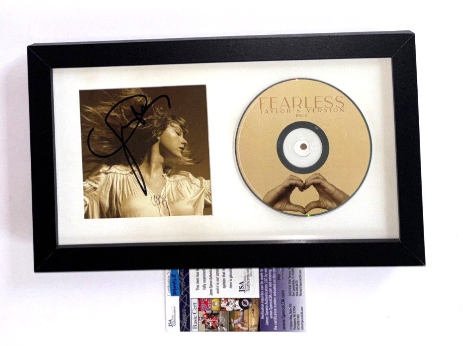 TAYLOR SWIFT SIGNED FEARLESS CD COVER FRAMED LONG FULL SIGNATURE VERSION JSA