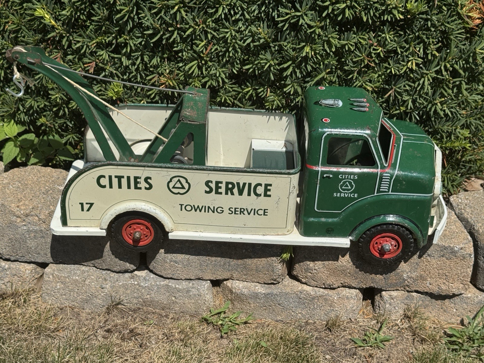 1950’s Marx Cities Services Tow Truck 1950’s Marx Cities Services Tow Truck