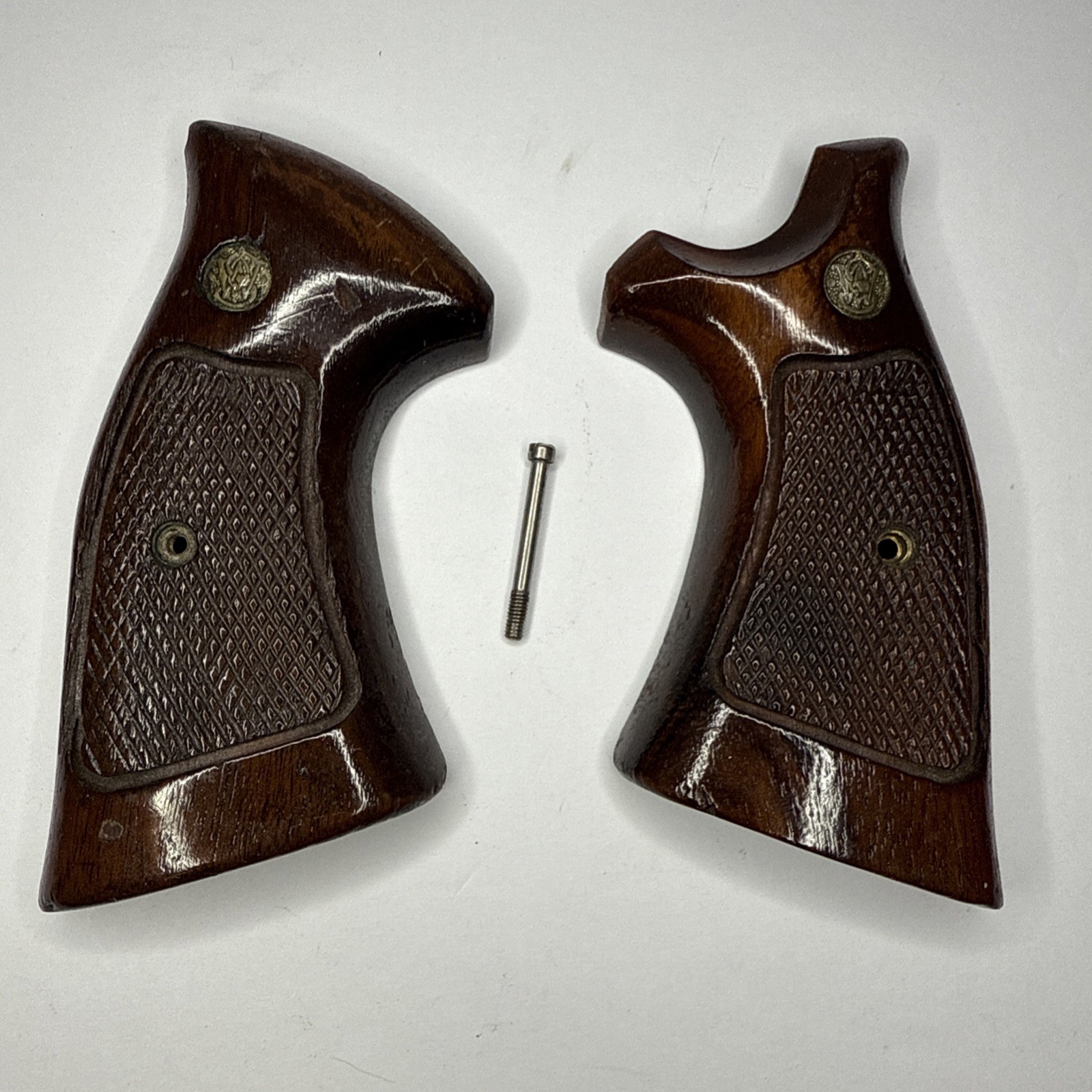 Smith & Wesson Target Wood Grips K L Frame Square Butt Model S&W Smith & Wesson Target Wood Grips K L Frame Square Butt Model S&W