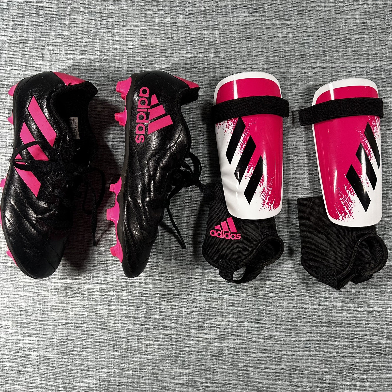 Adidas Goletto VII Kids Soccer Cleats S- 2.5 Black/ Pink Youth w Shin Guard Lot