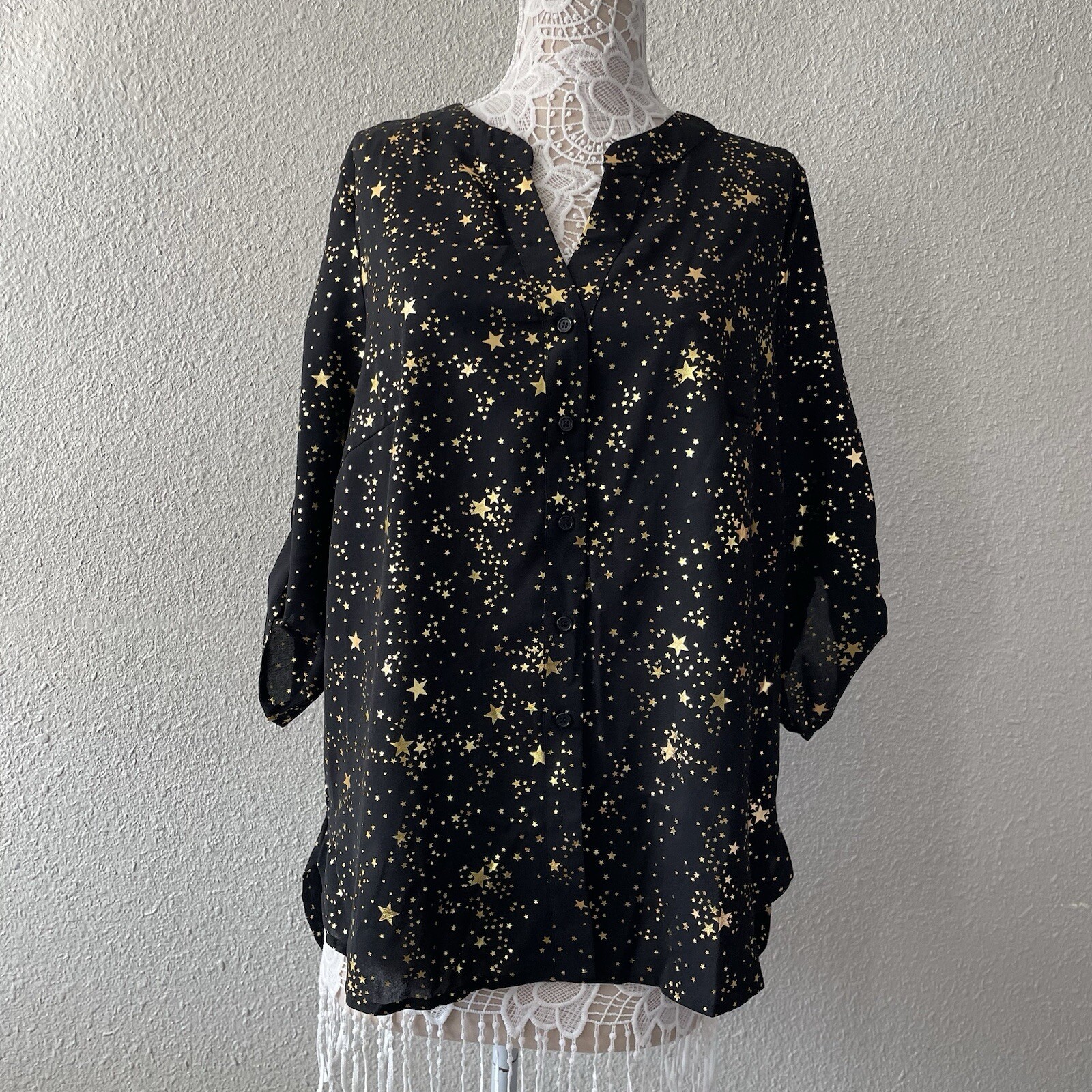 Bloomchic Size 14-16 Black Metallic Gold Starry Stars Whimsy Split Neck Blouse Bloomchic Size 14-16 Black Metallic Gold Starry Stars Whimsy Split Neck Blouse
