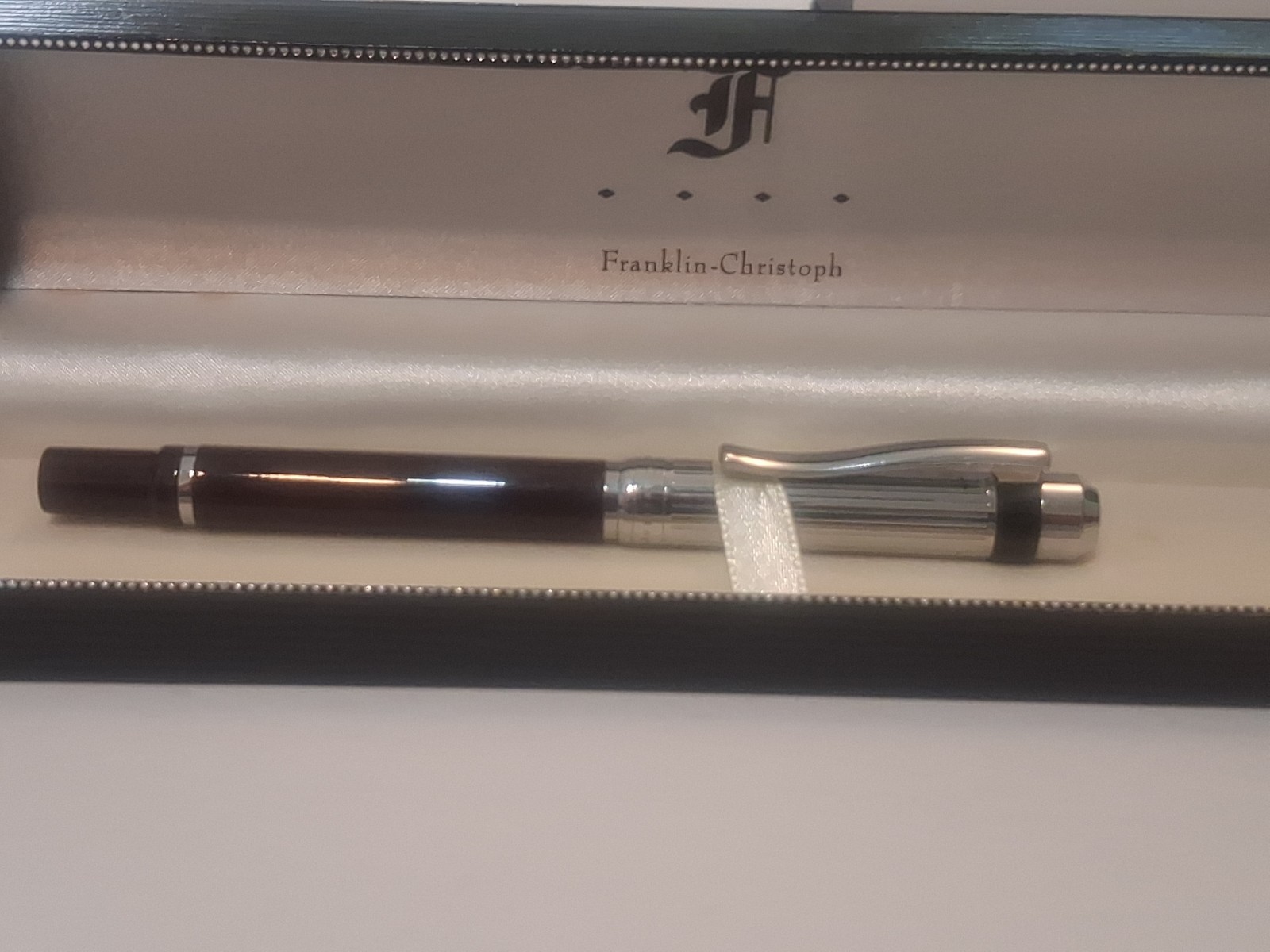 Franklin-Christoph Fountain Pen Espresso Brown Chrome Fluted Cap Medium M Nib... Franklin-Christoph Fountain Pen Espresso Brown Chrome Fluted Cap Medium M Nib...
