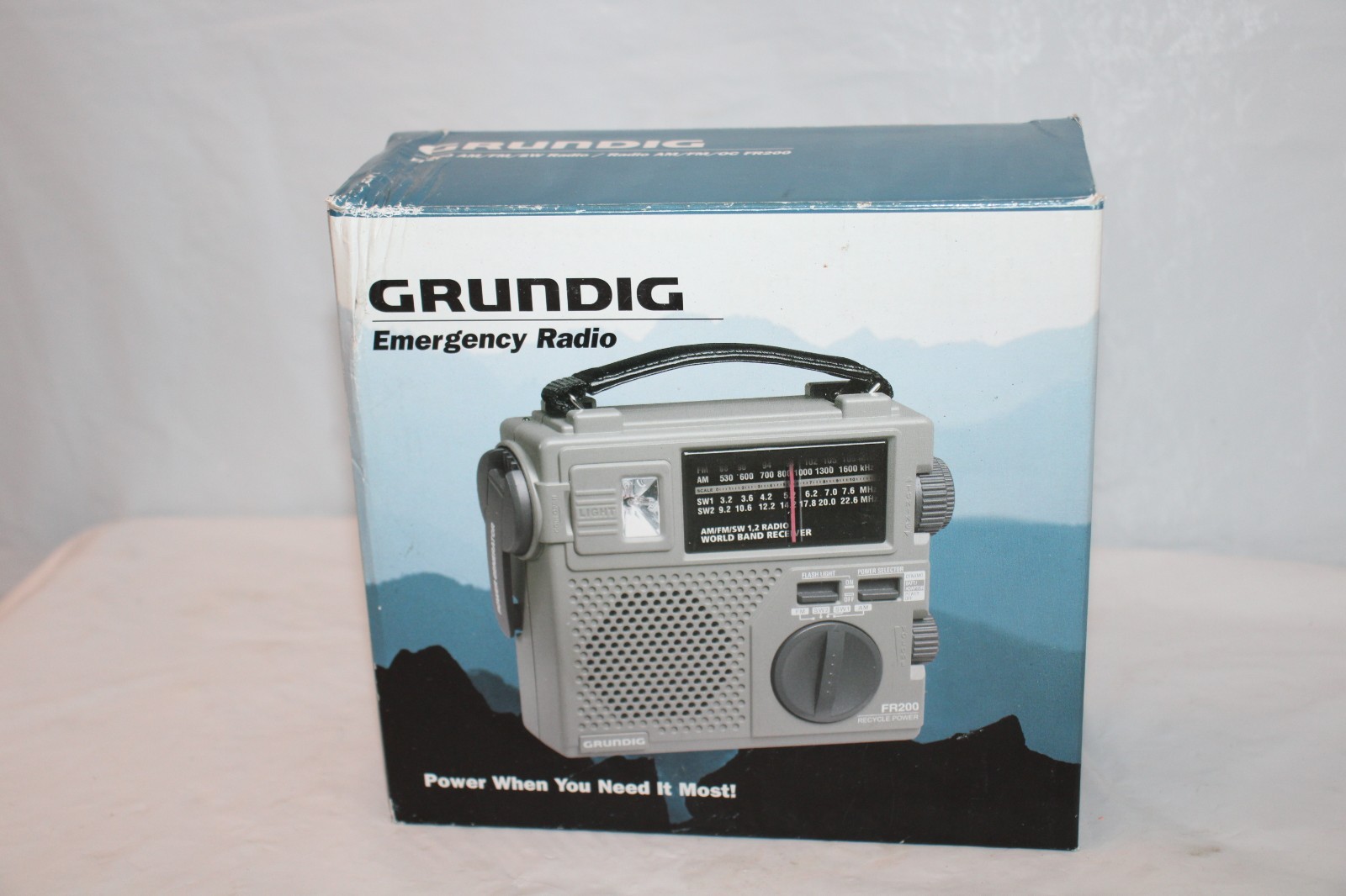 Grundig FR-200 Emergency AM FM OS Band Radio \