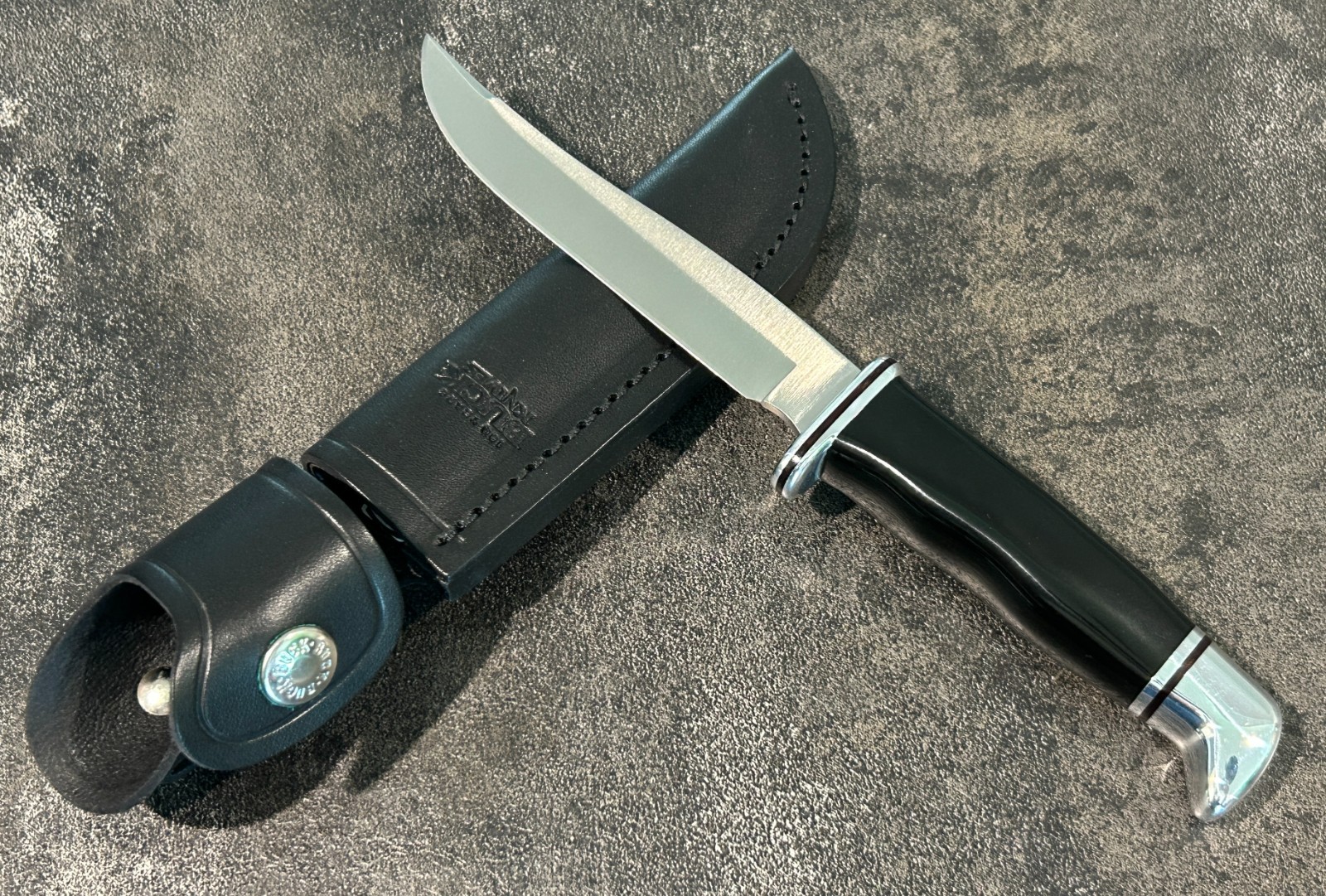 2002 BUCK 100th Anniv. 105 Pathfinder Knife Anvil Stamp w/ Sheath, Box & Papers
