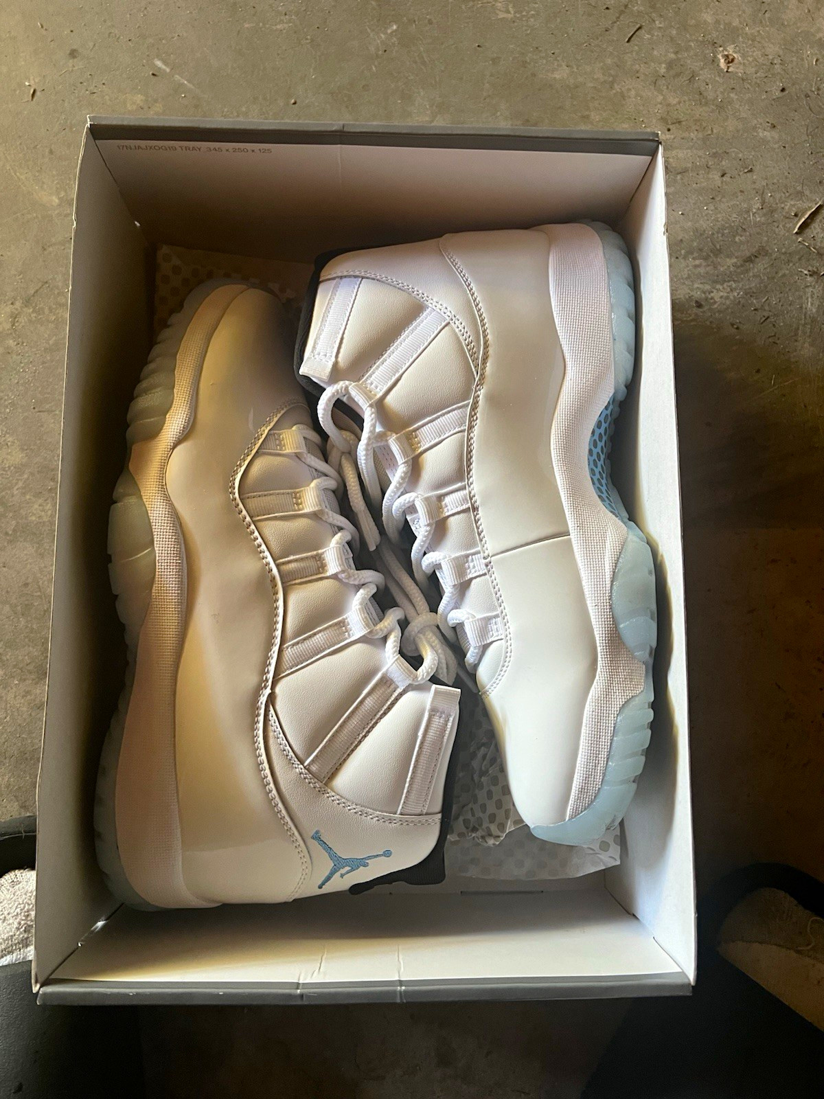 Jordan Air Jordan 11 Retro Legend Blue/Columbia 2024 CT8012-104 High Top Jordan Air Jordan 11 Retro Legend Blue/Columbia 2024 CT8012-104 High Top