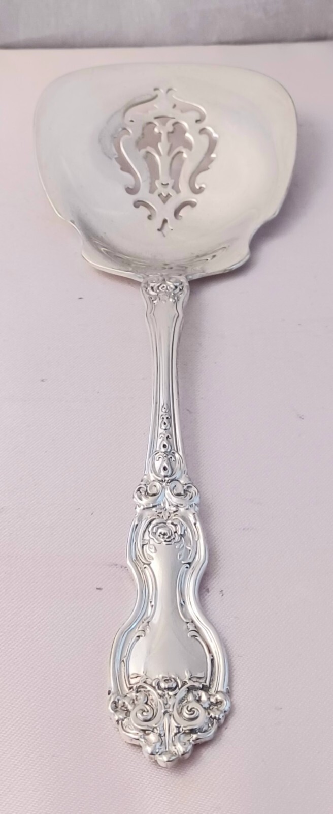 La Reine by Wallace Sterling Tomato Server