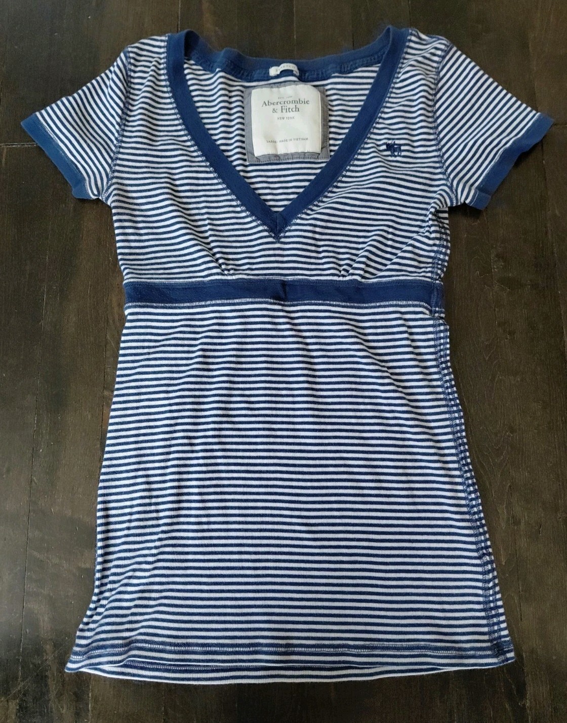 Abercrombie & Fitch Babydoll V Neck Top Size Large Y2K Embroidered Logo Preppy Abercrombie & Fitch Babydoll V Neck Top Size Large Y2K Embroidered Logo Preppy