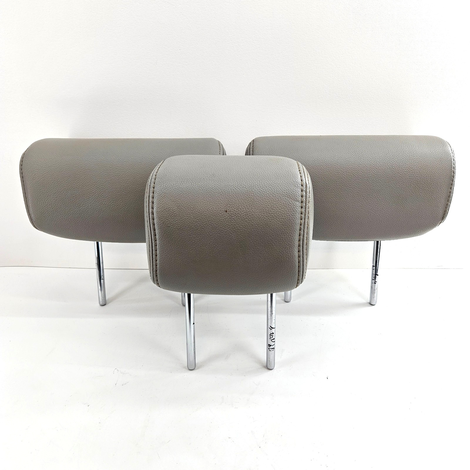 2006-2012 Toyota RAV4 Rear HeadRests Set Left Center Right 3pcs OEM Gray Leather 2006-2012 Toyota RAV4 Rear HeadRests Set Left Center Right 3pcs OEM Gray Leather