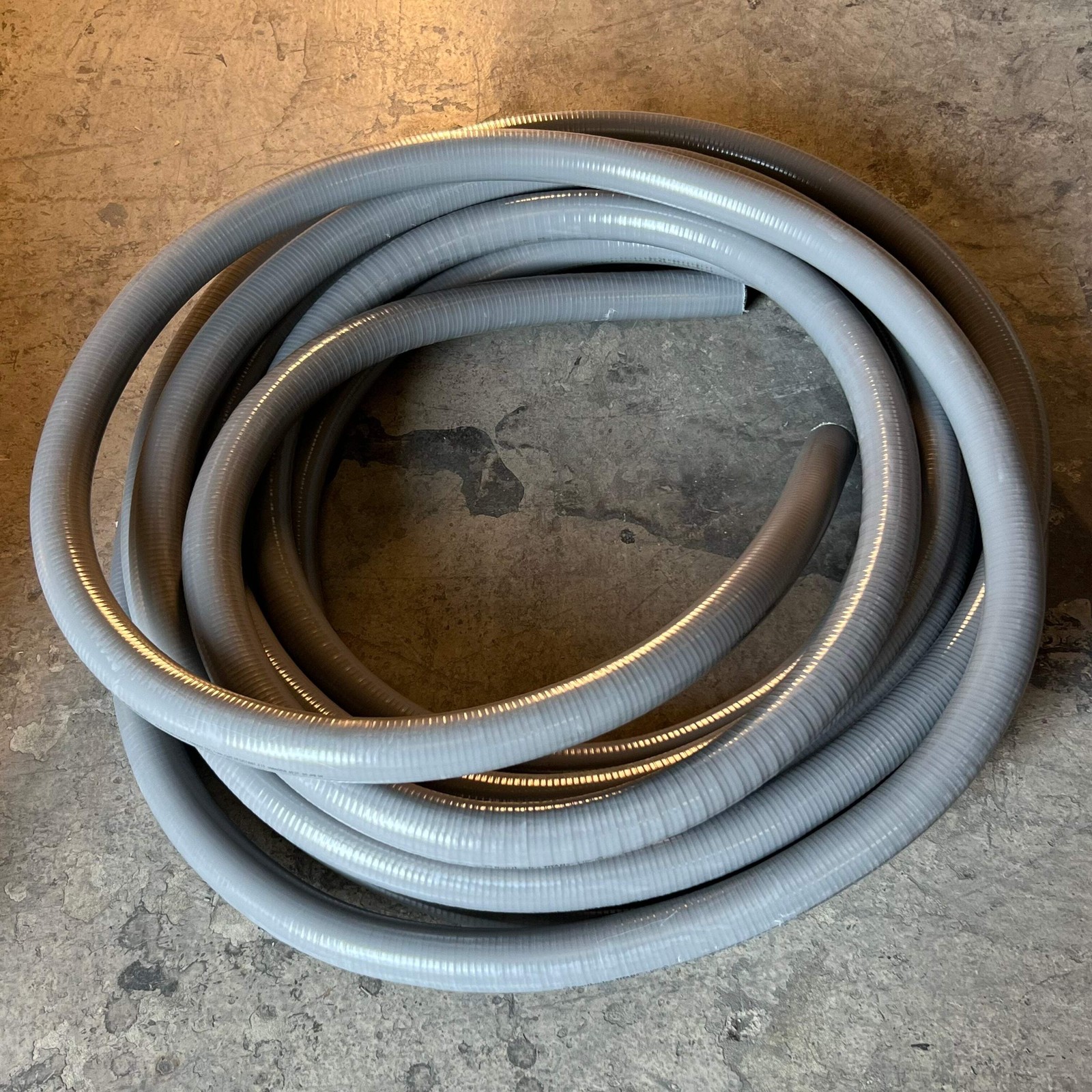 SOUTHWIRE TITAN 2 Metallic Liquidtight Flexible Conduit Sz 50ft x 1-1/2