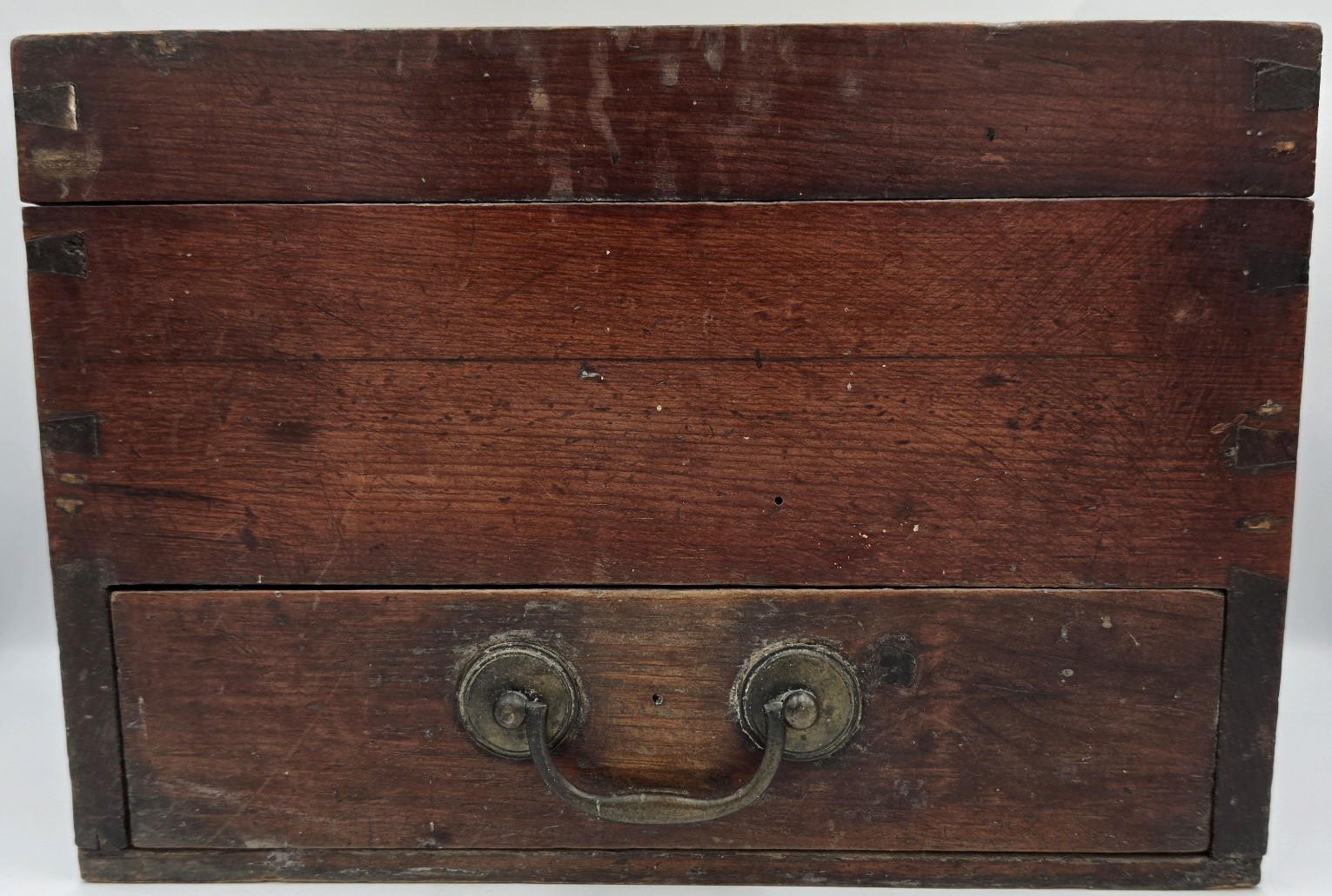 Antique Victorian mahogany apothecary box / medicine chest with glass bottles Antique Victorian mahogany apothecary box / medicine chest with glass bottles