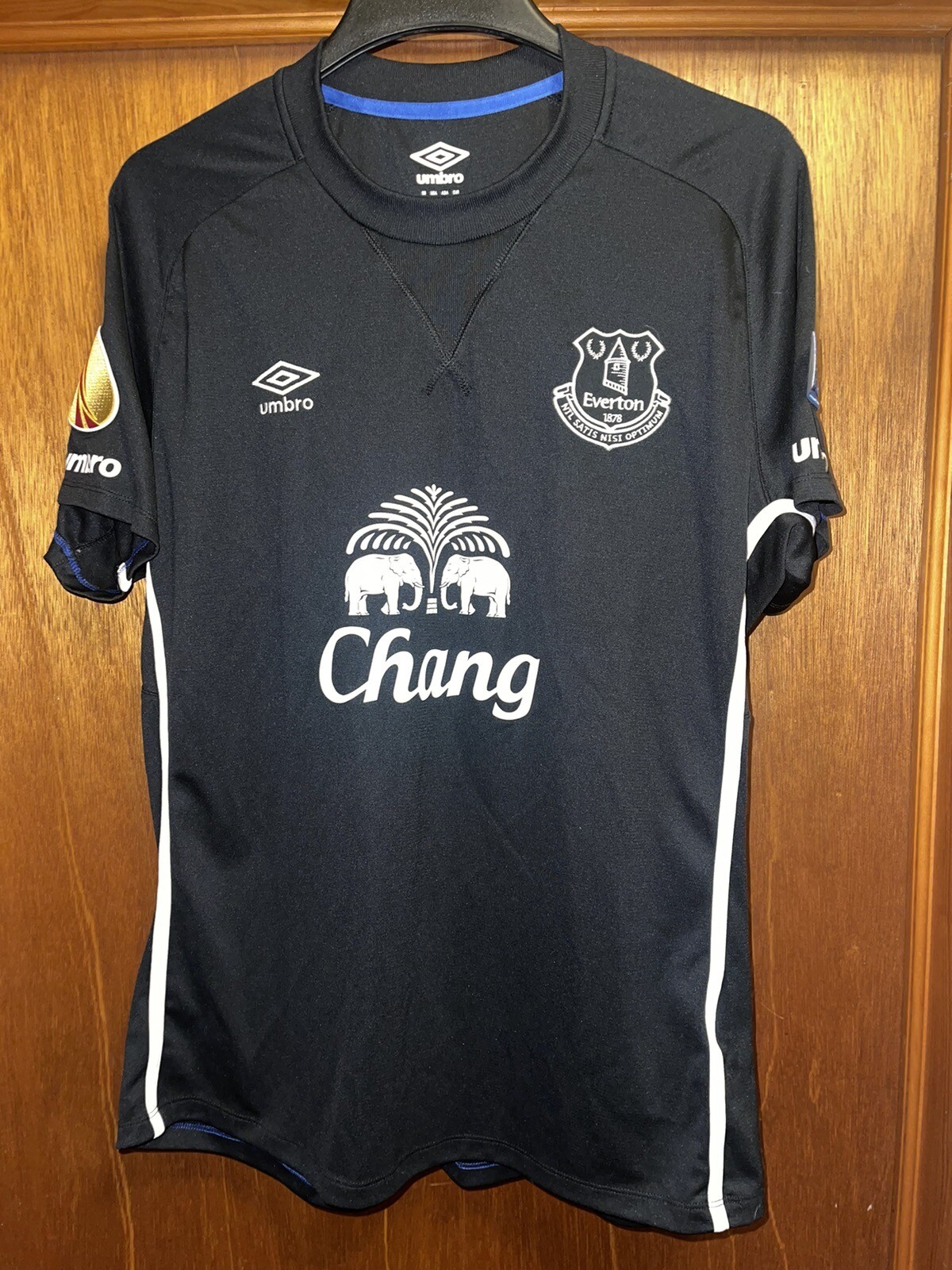2014-15 Everton Ross Barkley Umbro Kit Jersey XL Shirt Europa Patches *Damaged* 2014-15 Everton Ross Barkley Umbro Kit Jersey XL Shirt Europa Patches *Damaged*