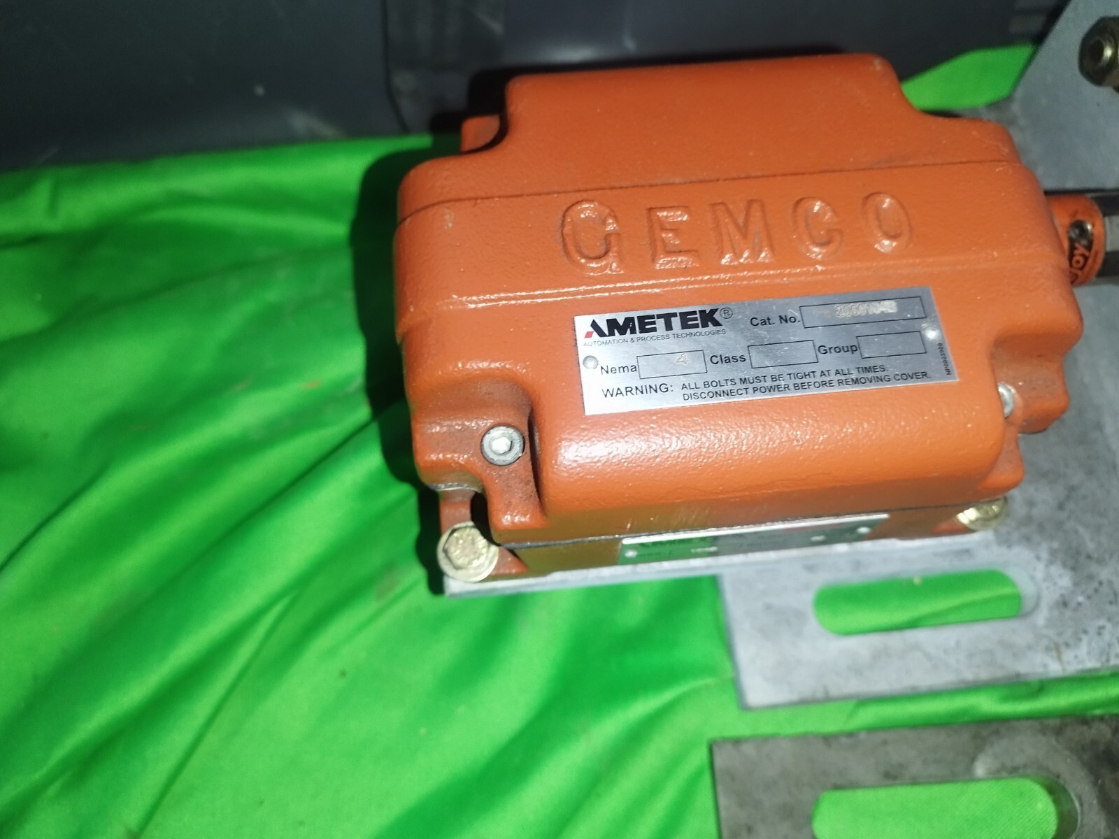 ONE NEW GEMCO AMETEK series 2000 rotary limit switch 2000-104B 30:1