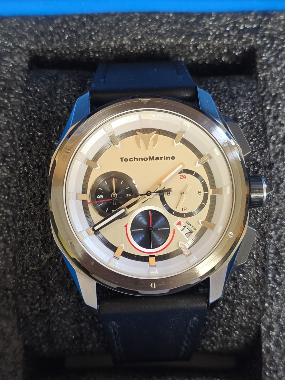 Technomarine Ocean Nomad 43mm Mens Watch Brand New TM-318088 Comes With Case Technomarine Ocean Nomad 43mm Mens Watch Brand New TM-318088 Comes With Case