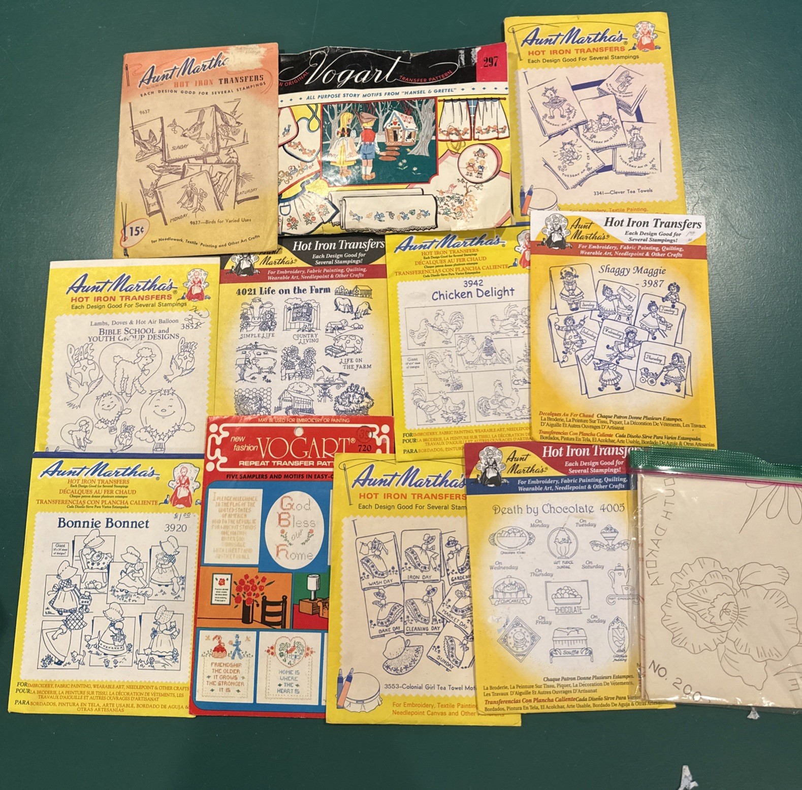 Vintage Lot of 12 Aunt Martha\'s/Vogart Hot Iron Transfer Patterns Embroidery