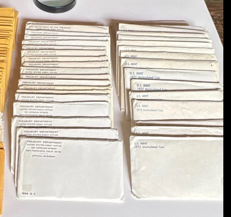 US Uncirculated Mint Sets in Original Envelopes (PICK YOUR YEAR) US Uncirculated Mint Sets in Original Envelopes (PICK YOUR YEAR)