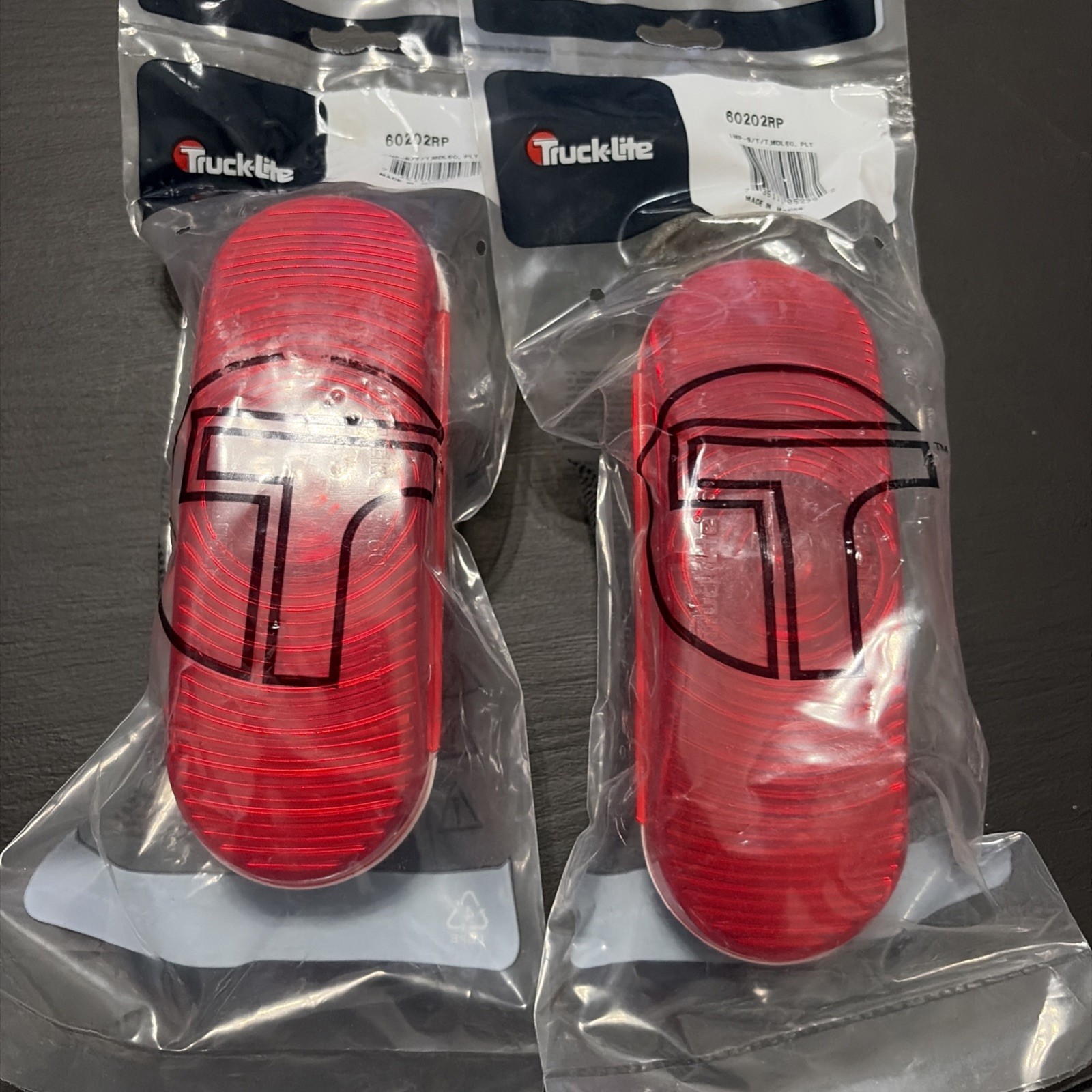 2x Truck-Lite Red Replacement Oval Stop Turn Tail Lamp 60202RP MODEL 60 2x Truck-Lite Red Replacement Oval Stop Turn Tail Lamp 60202RP MODEL 60
