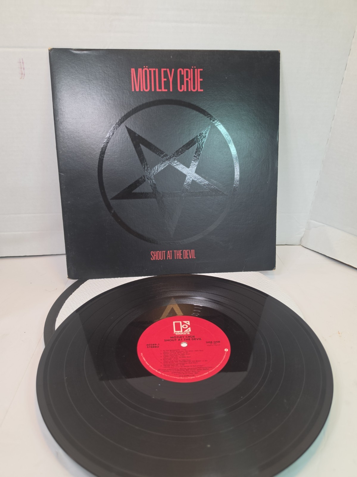 MOTLEY CRUE: SHOUT AT THE DEVIL Original Vinyl LP 1983, No Sleeve MOTLEY CRUE: SHOUT AT THE DEVIL Original Vinyl LP 1983, No Sleeve