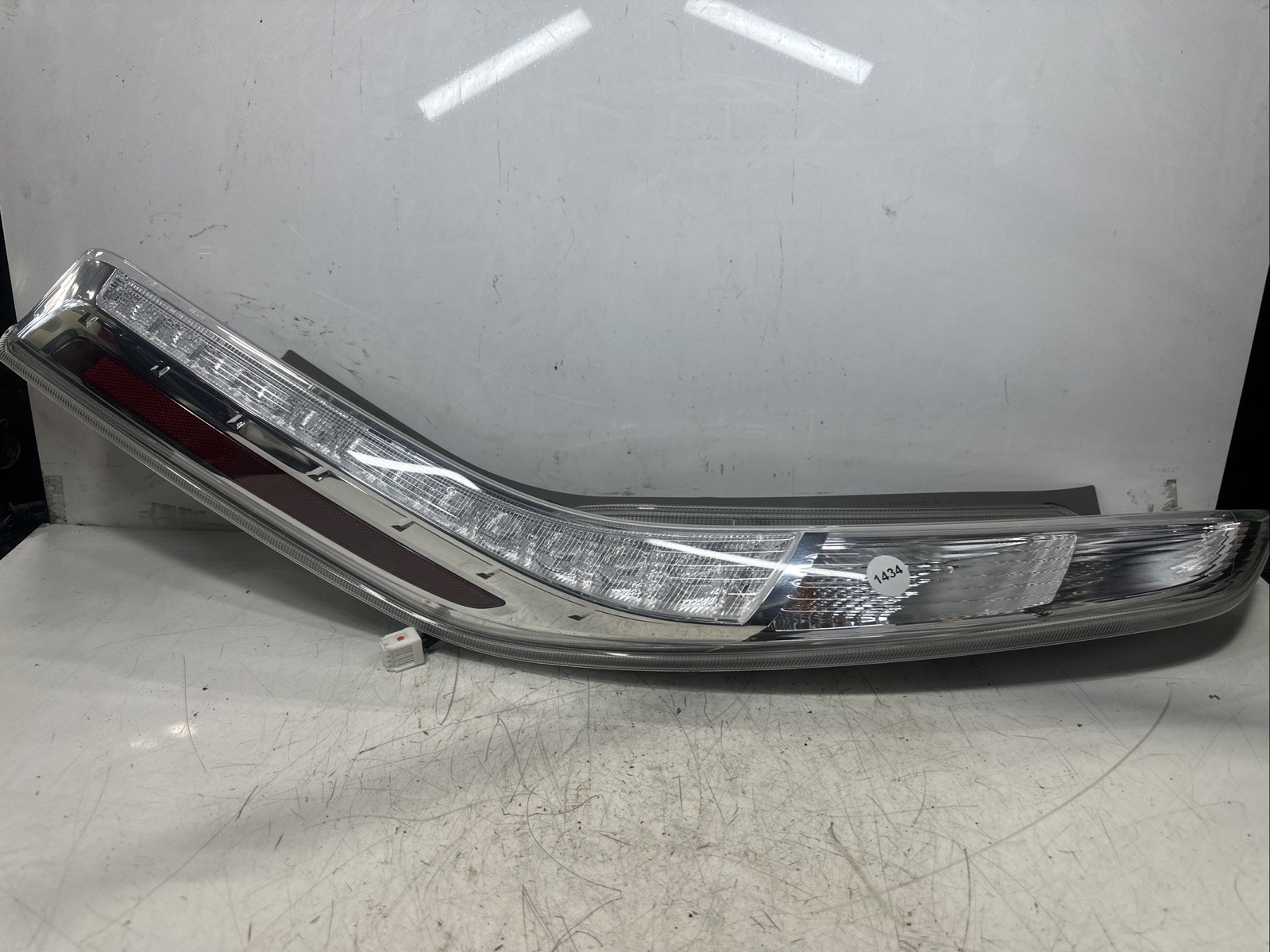 2015-2017 Nissan Leaf Left Driver Side Tail Light Lamp 26555-9RB0A OEM