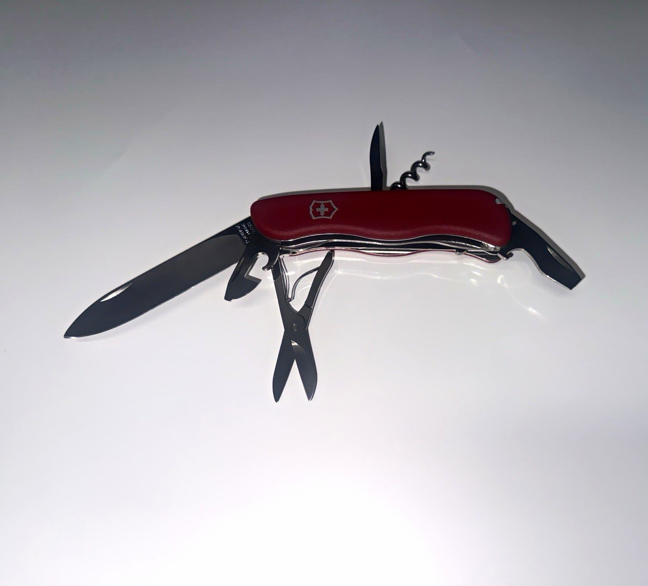 Victorinox Swiss Army Huntsman Red Multi-Tool 9 Tools Knife Scissors Saw