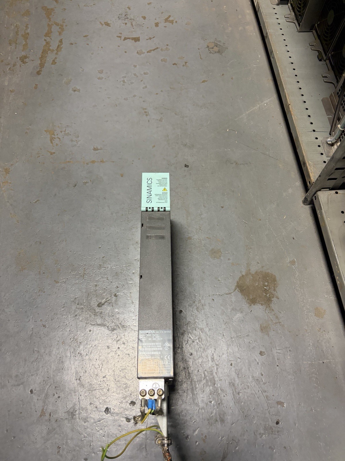 Siemens SINAMICS 6SL3120-2TE13-0AA0 Servo Drive Double Motor Module 3-Phase USED