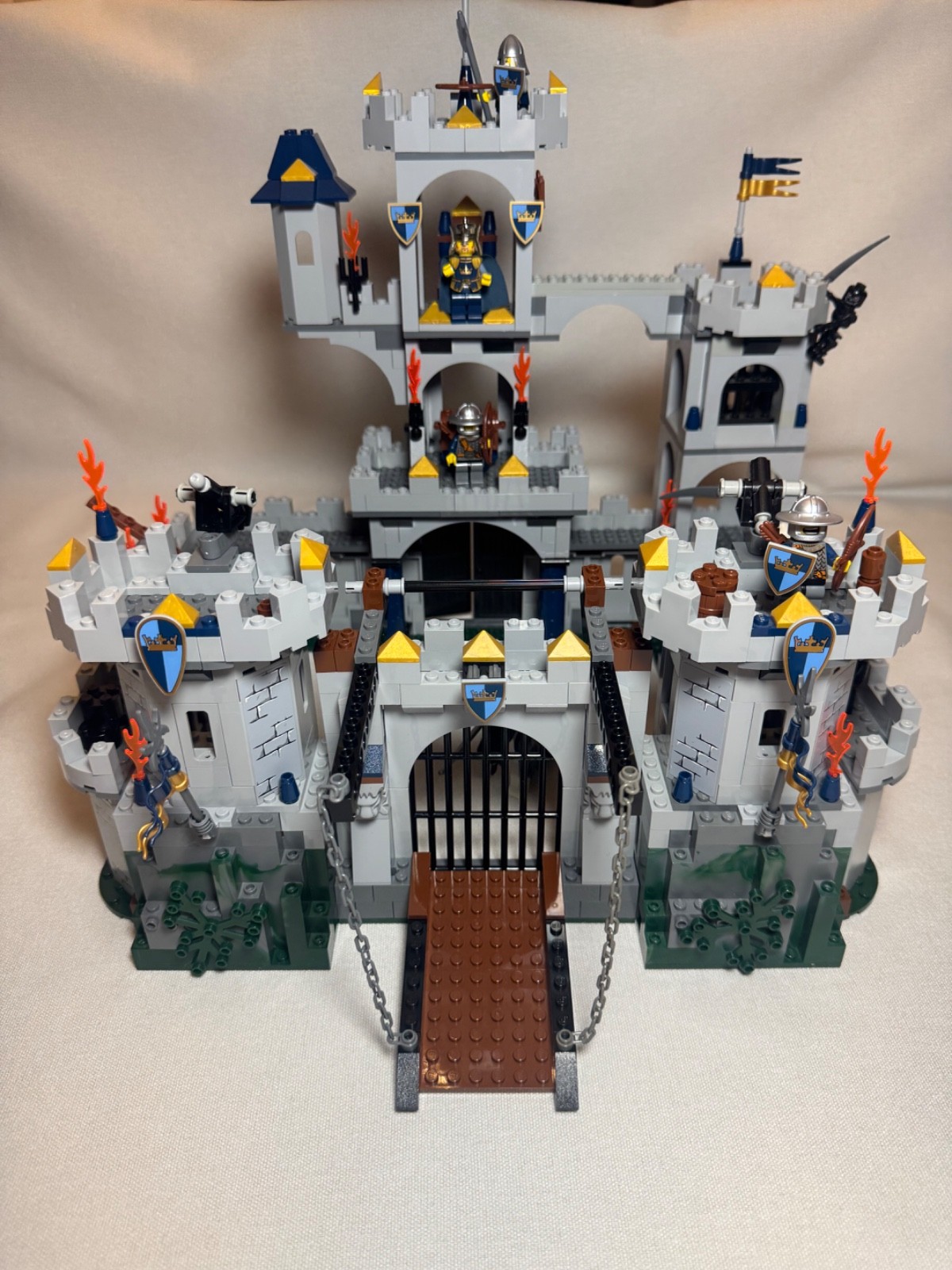 Lego Set 7094 King\'s Castle Siege 99% Complete with Manuals Retired